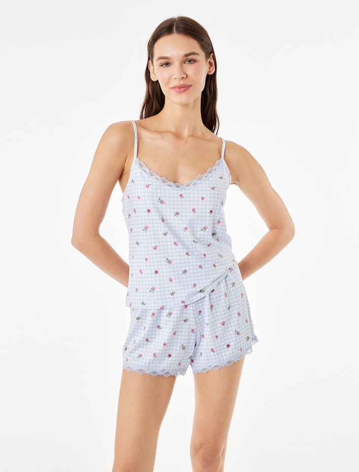  Dantel Detaylı Çiçek Desenli Şortlu Pijama Takımı