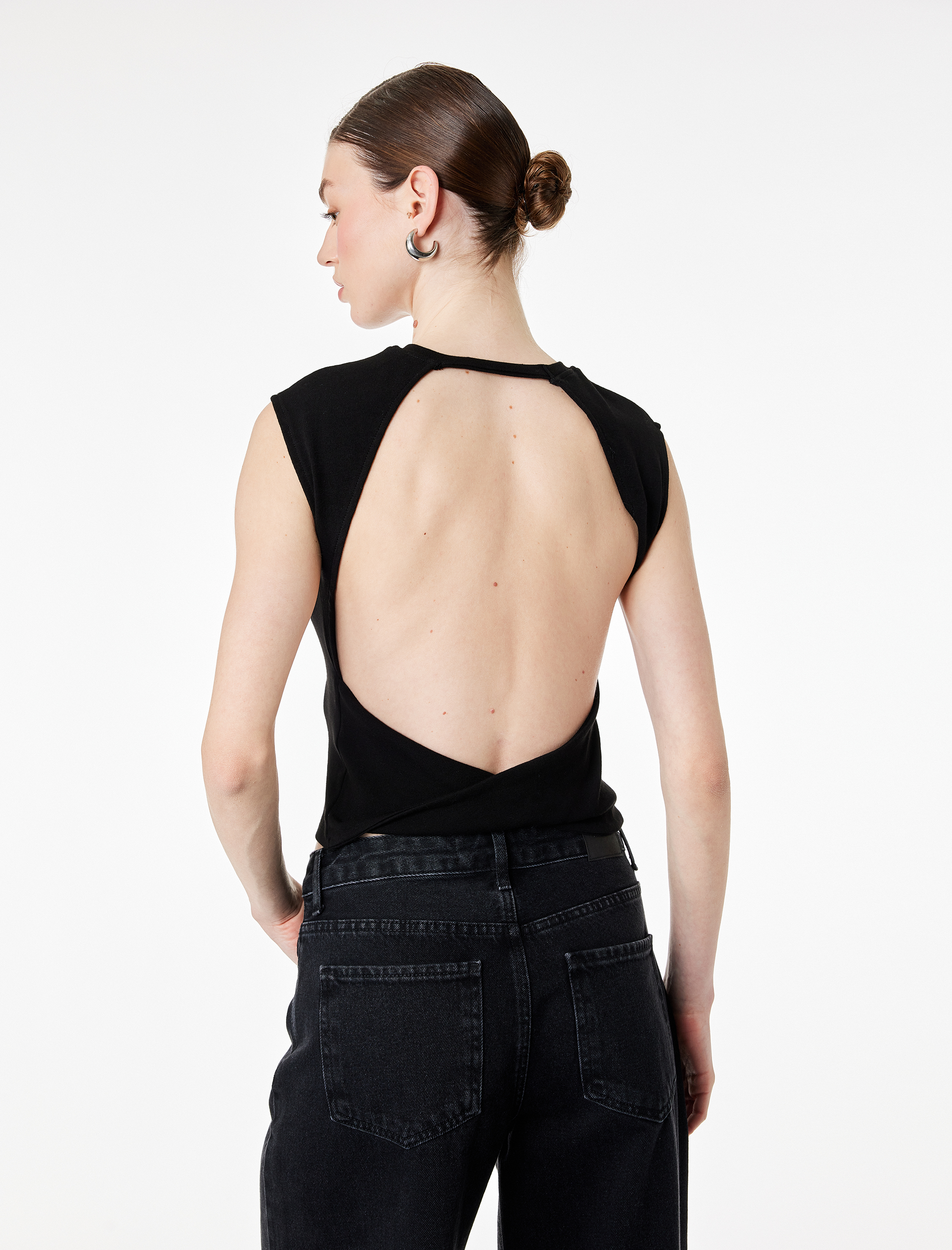   Pamuklu Slim Fit Bisiklet Yaka Kolsuz Sırt Detaylı Bluz