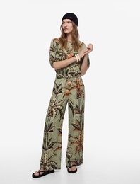 Viskon Kumaş Pile Detaylı Cepli Kemerli Floral Desenli Geniş Paça Pantolon