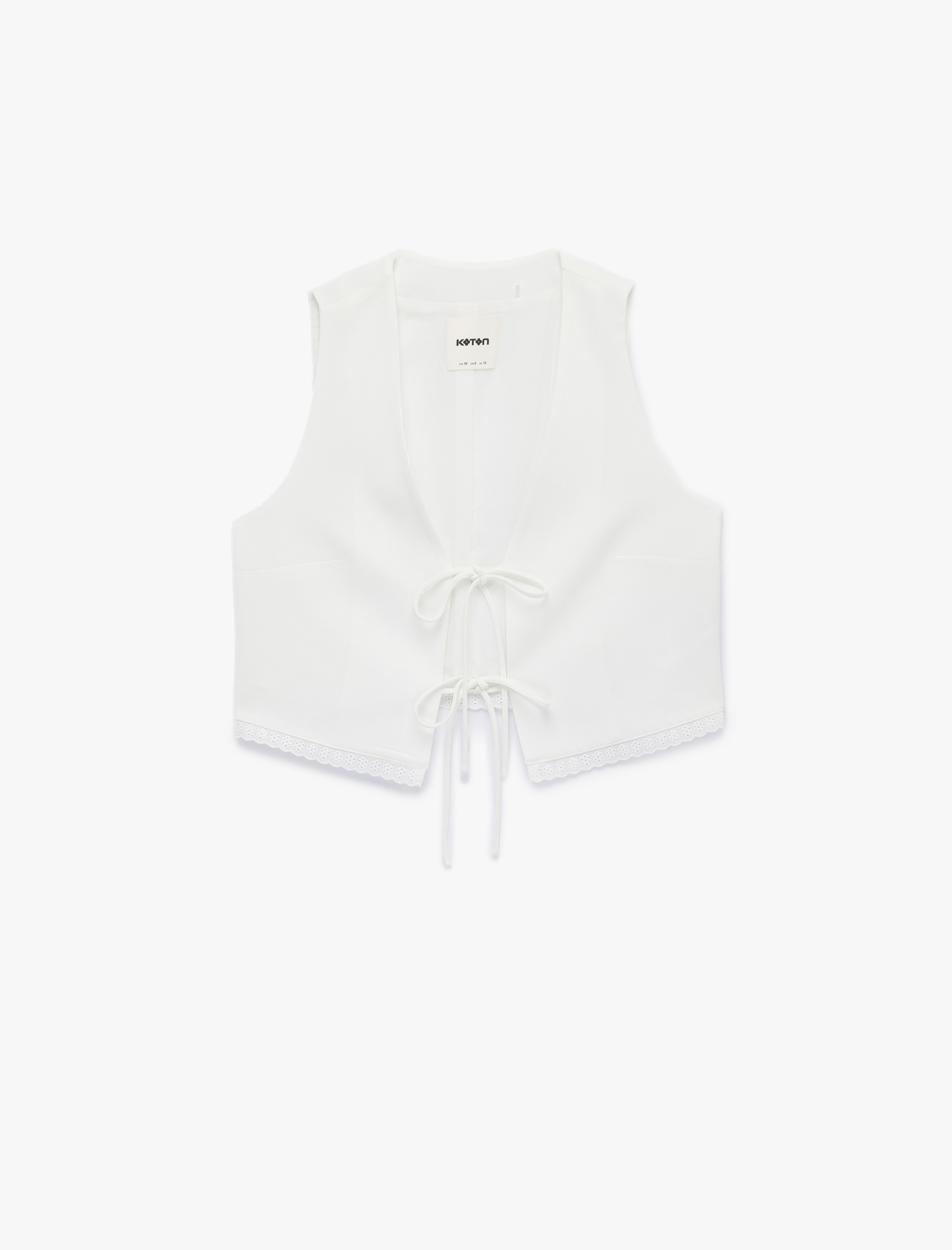   Koton X Sibil Çetinkaya - Keten Karışımlı Dantel Detaylı Fiyonklu Önden Bağlamalı Crop Yelek