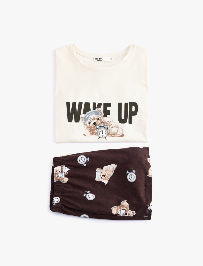  Pamuklu Kısa Kollu Rahat Kesim Şortlu Pijama Seti