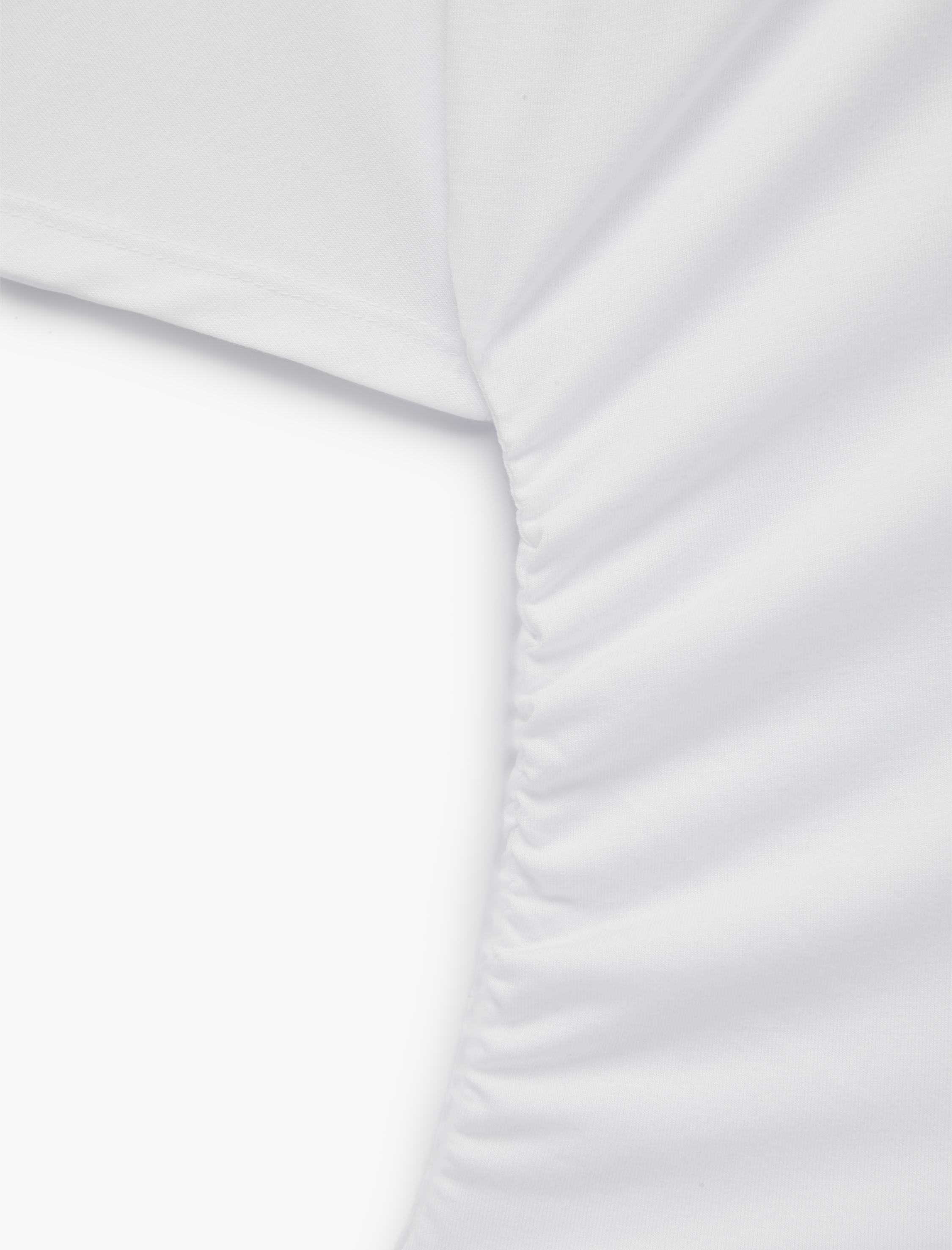   Slim Fit Drape Detaylı Omzu Açık Kayık Yaka Tişört