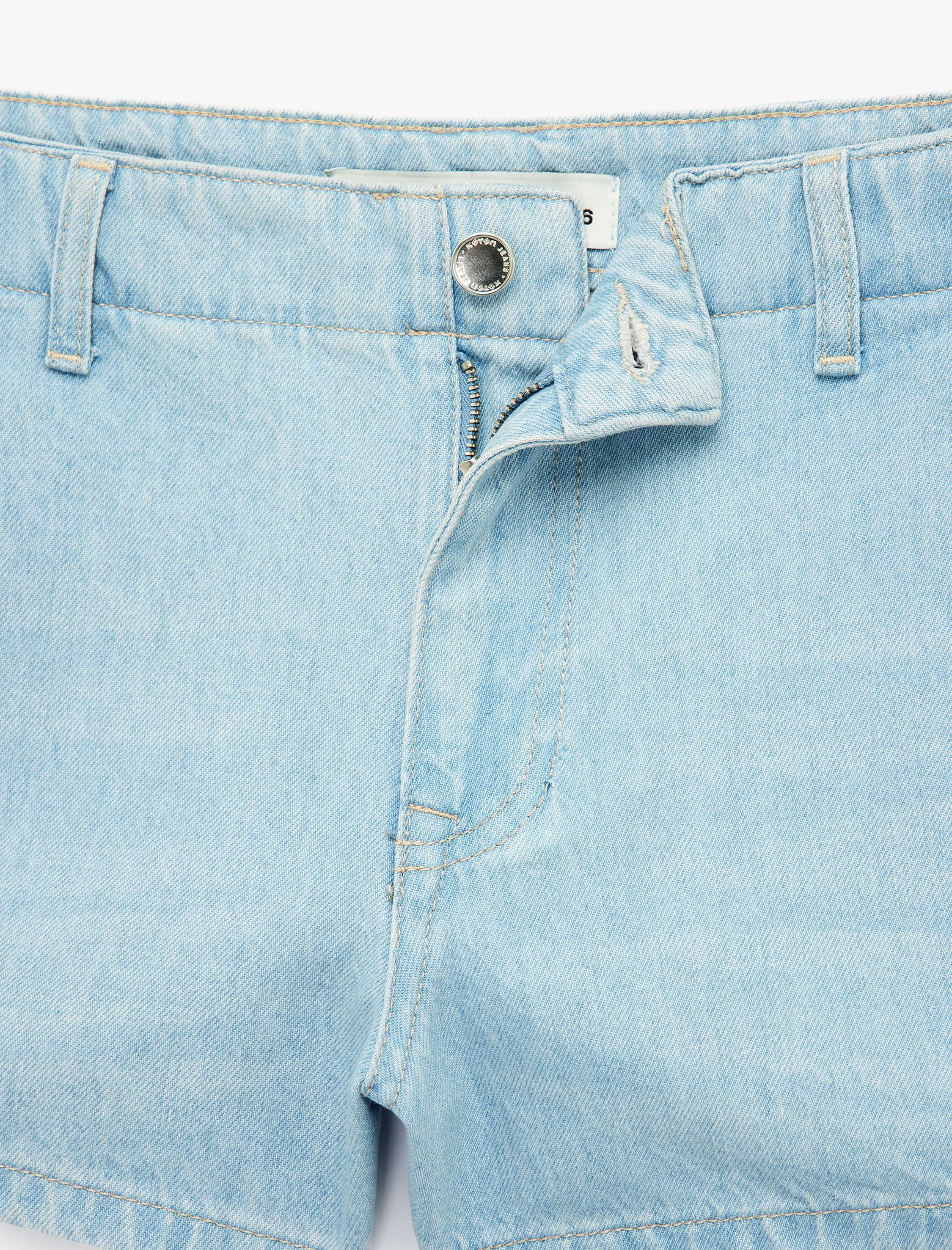   Pamuklu Düşük Bel Chino Cepli Rahat Kalıp Mini Denim Şort