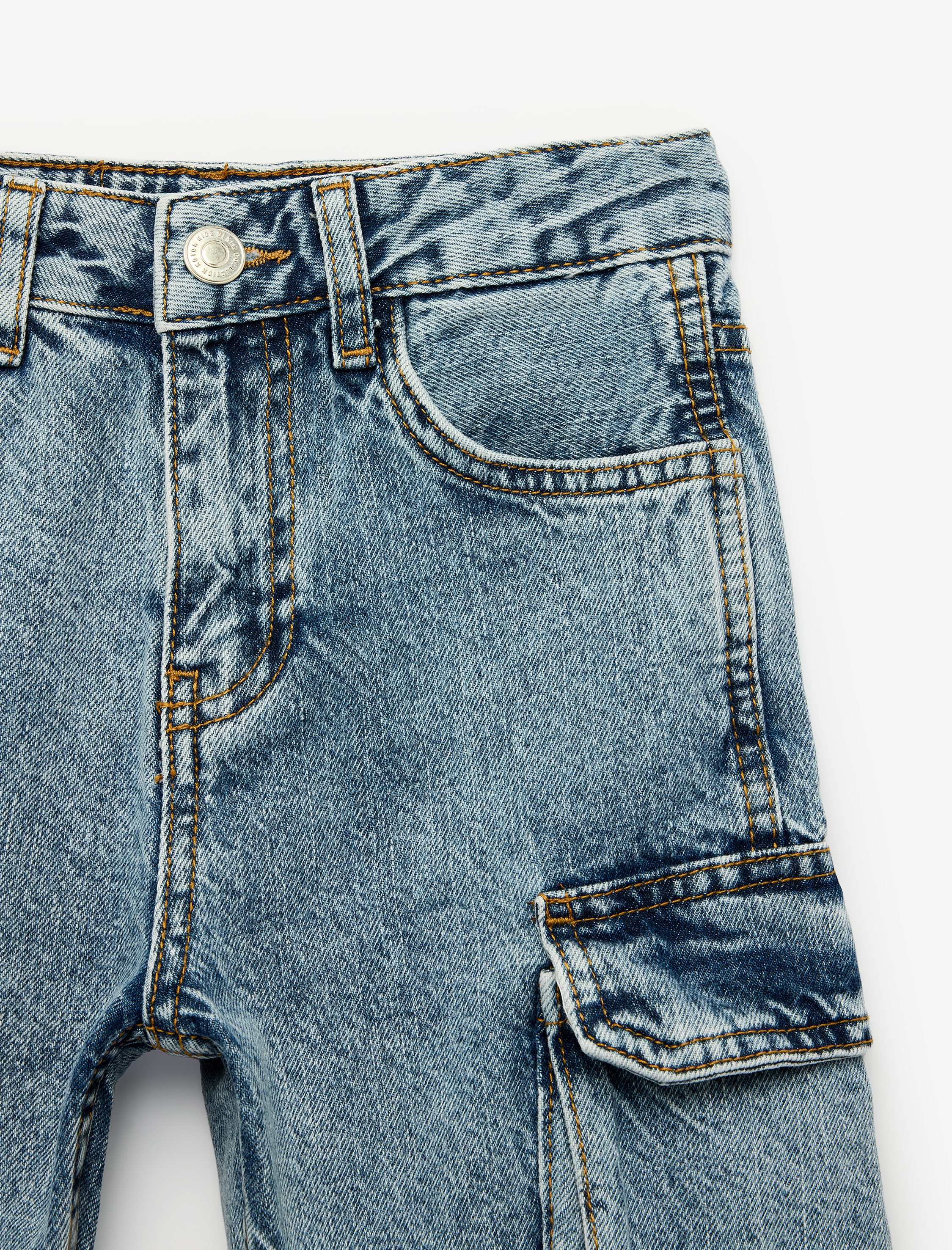  Erkek Çocuk Kapaklı Cep Detaylı Pamuklu Oversize Kargo Denim Şort