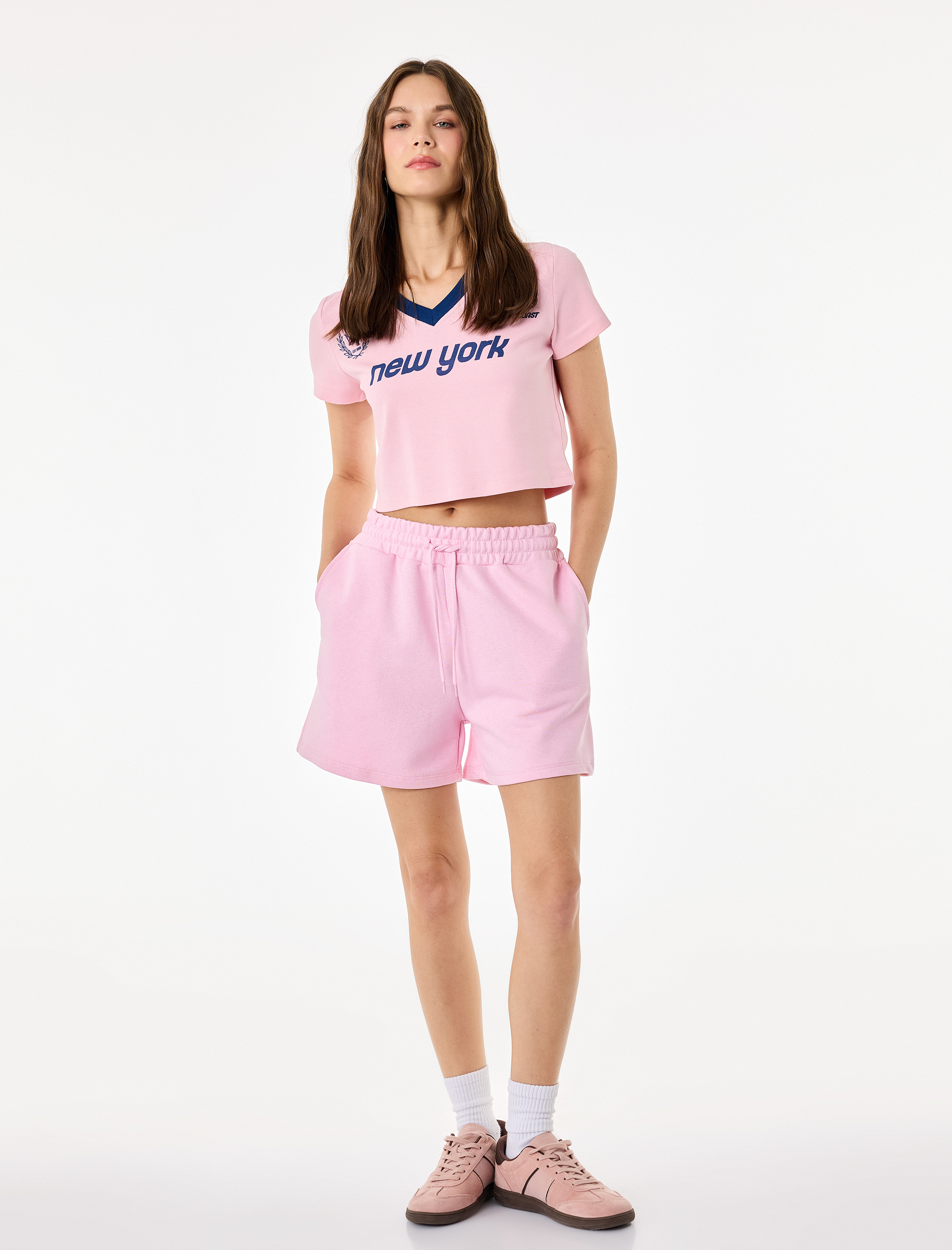   Slim Fit Beli Bağcıklı Cepli Simli Mini Şort