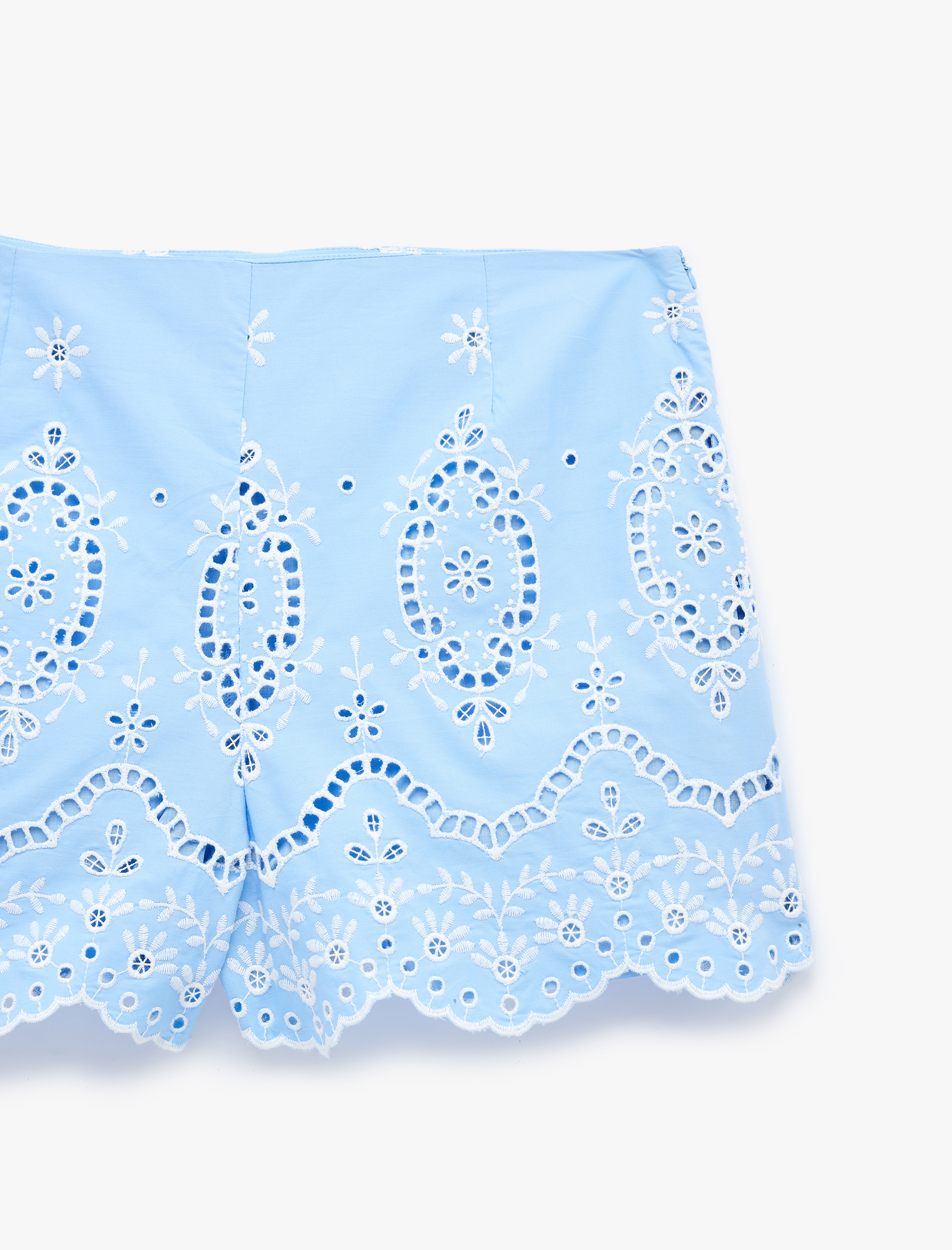   Pamuklu Slim Fit Floral Dokulu Brodeli Mini Mikro Şort