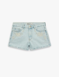 Pamuklu Nakış Detaylı Regular Fit Mini Denim Şort