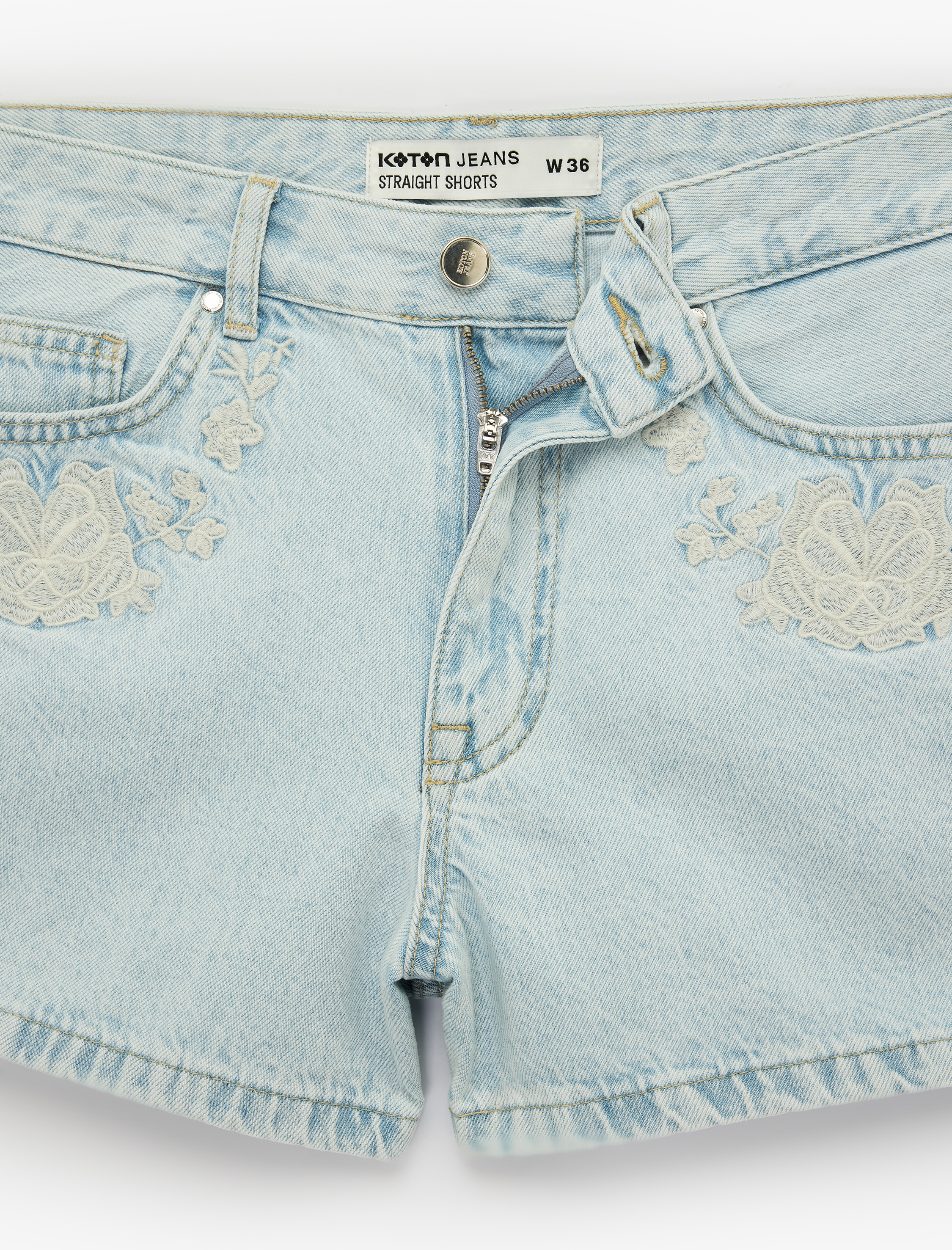   Pamuklu Nakış Detaylı Regular Fit Mini Denim Şort