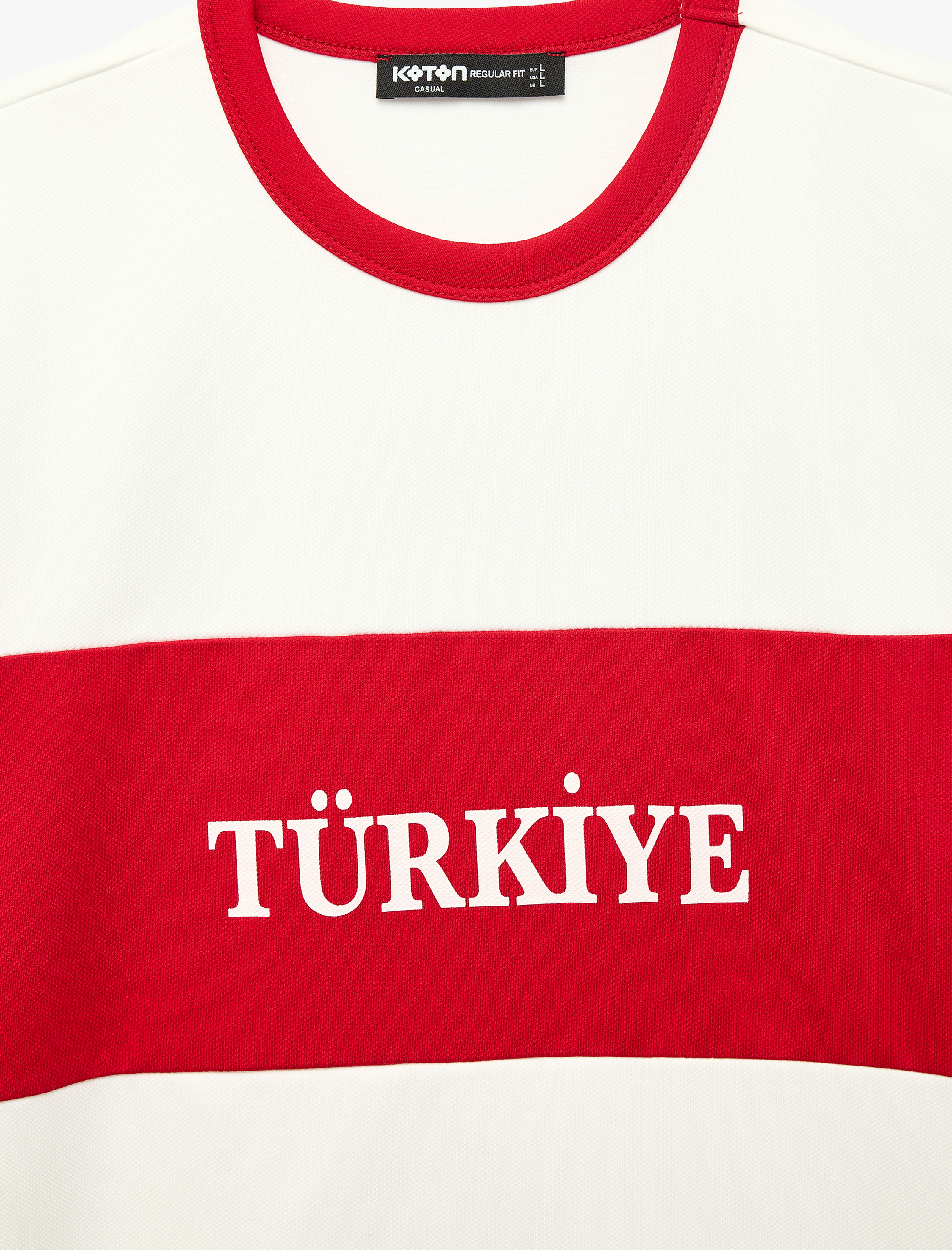   Regular Fit Bisiklet Yaka Renk Bloklu Kısa Kollu Futbol Temalı Baskılı Tişört