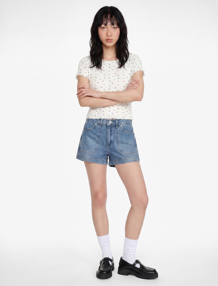  Pamuklu Regular Fit Cep Detaylı Mini Denim  Şort