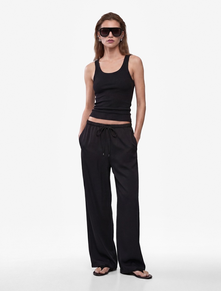  Aerobin Kumaş Straight Fit Cepli Düz Geniş Paça Saten Pantolon