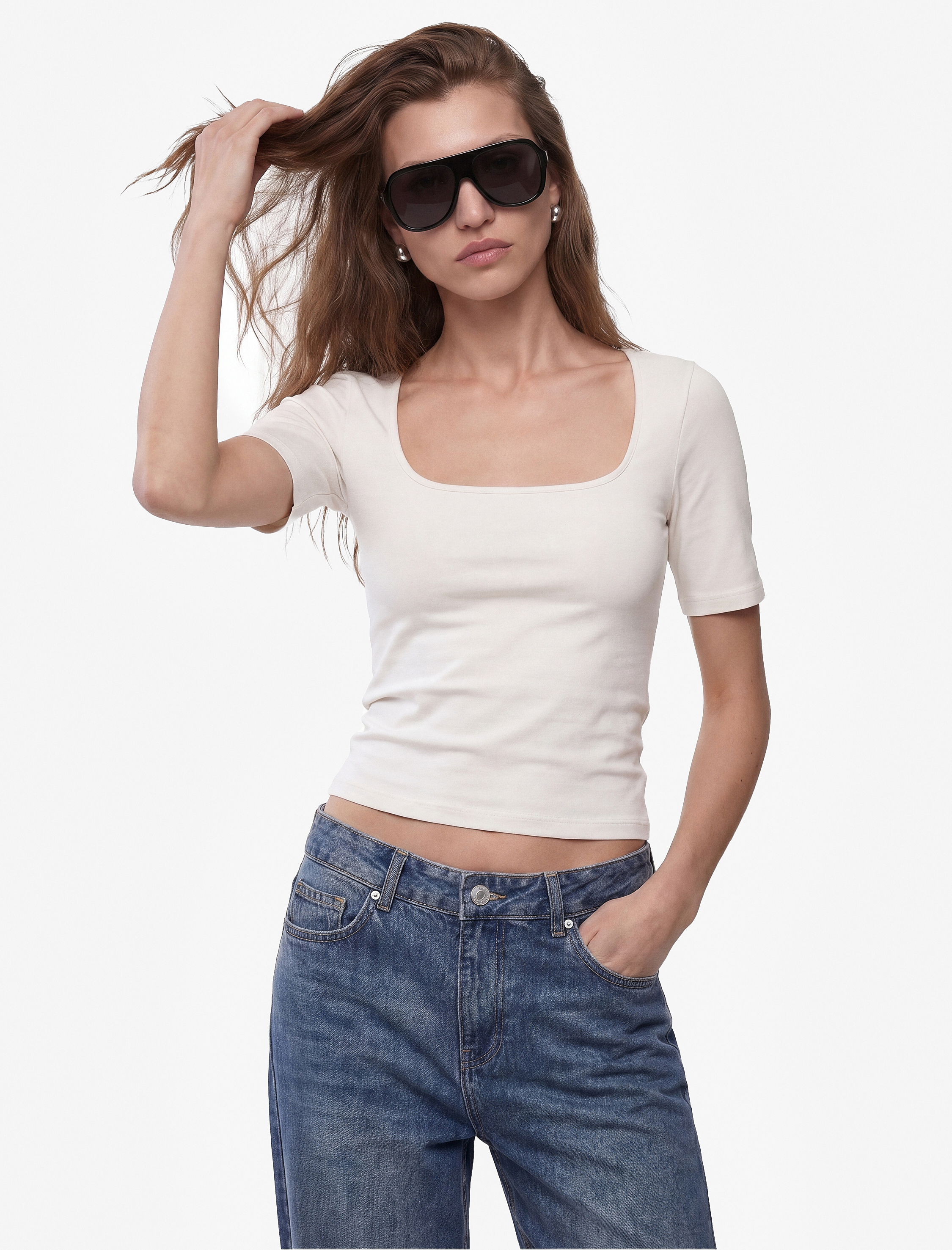   Pamuklu Slim Fit Kısa Kollu Kare Yaka Tişört