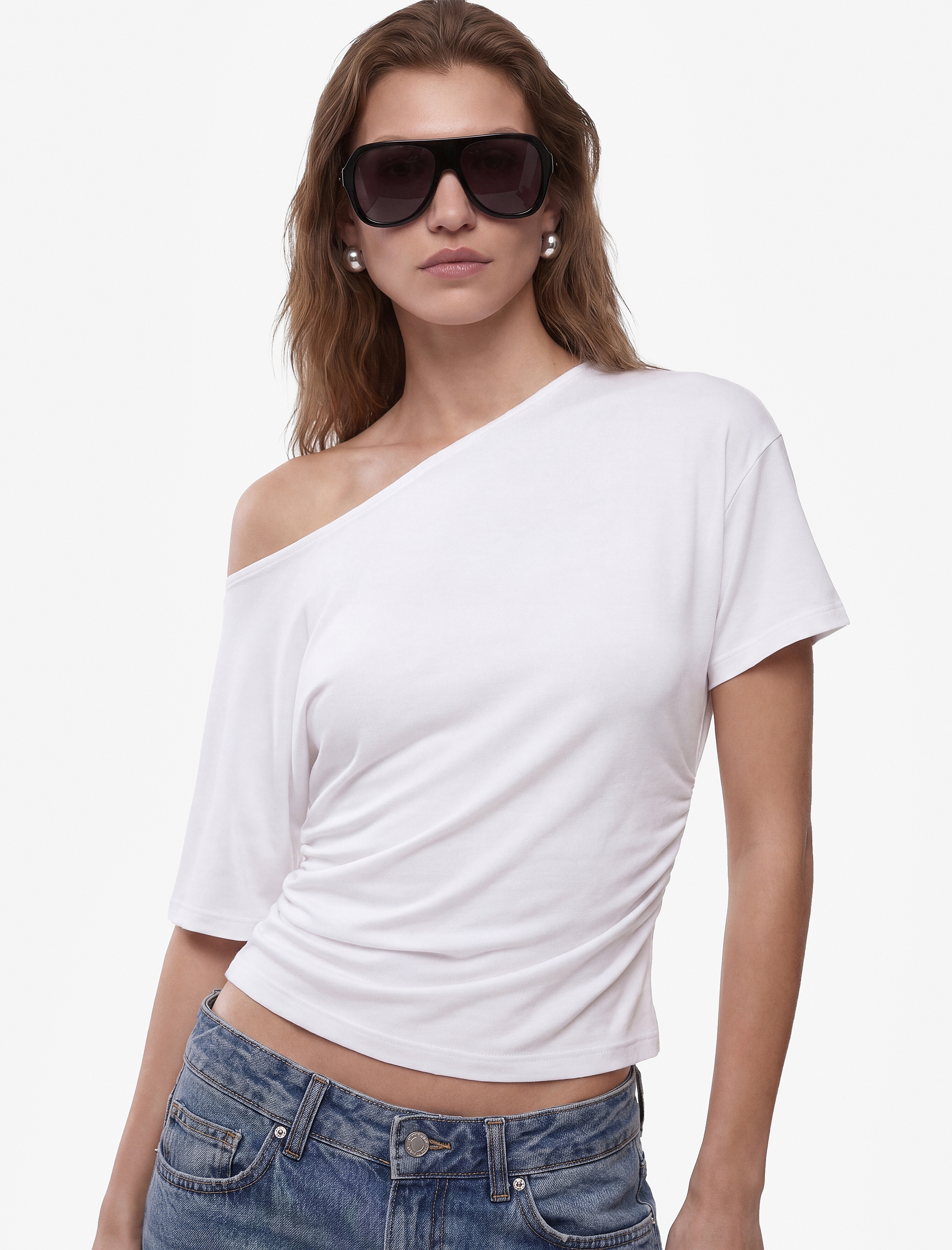   Slim Fit Drape Detaylı Omzu Açık Kayık Yaka Tişört