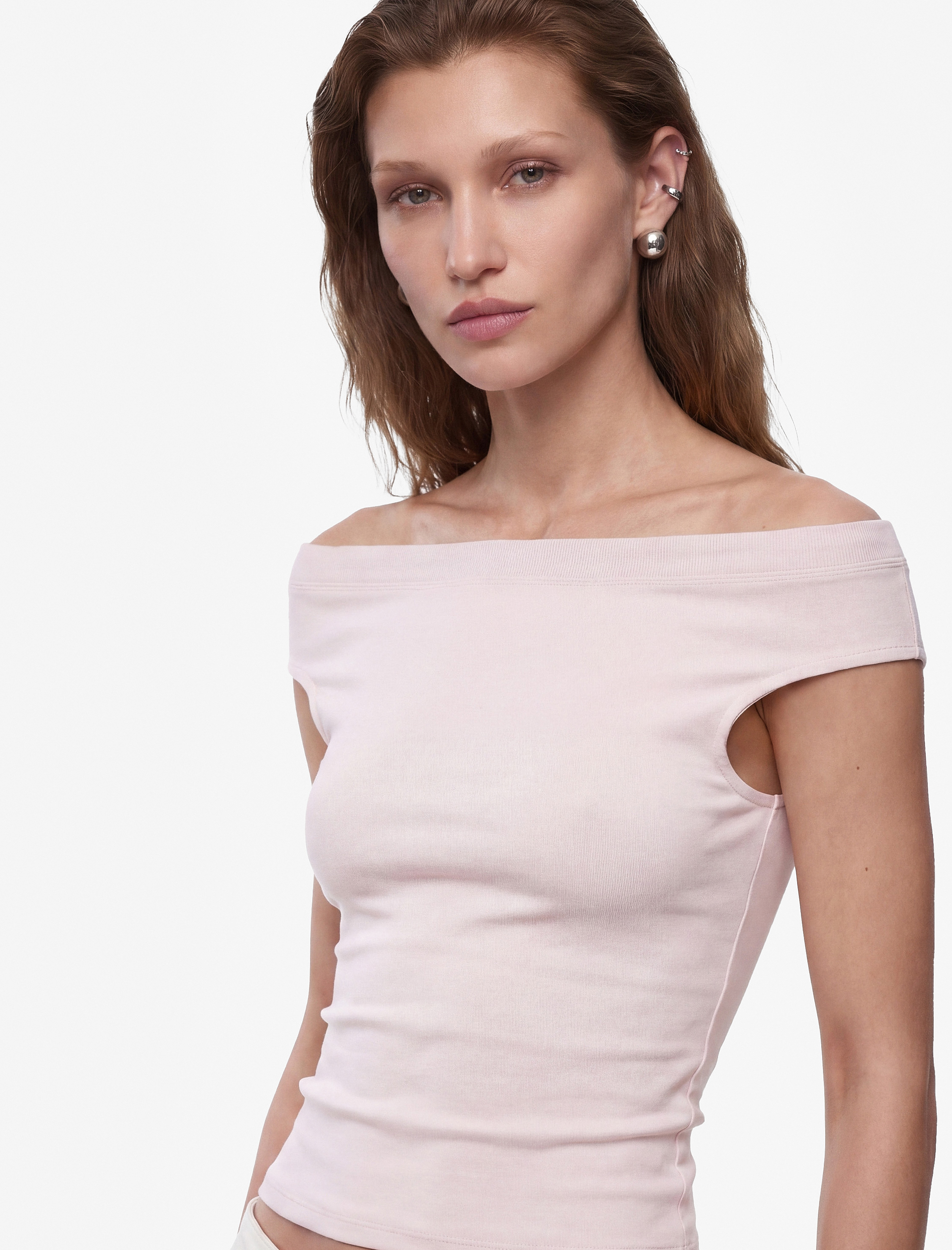   Pamuklu Ribanalı Slim Fit Omzu Açık Madonna Yaka Tişört