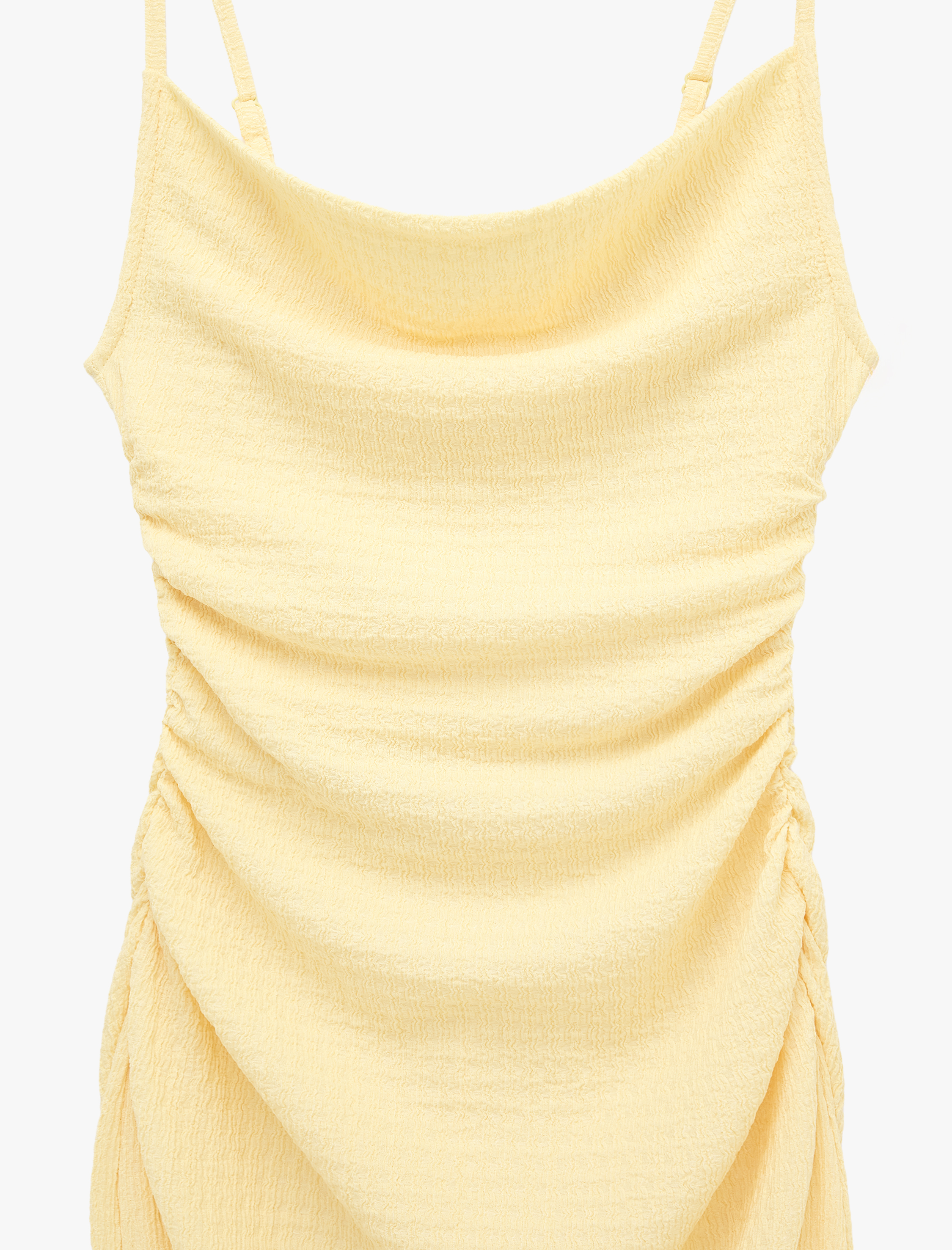   Bürümcük Kumaş Dokulu Drape Detaylı Yırtmaçlı Kare Yaka Slim Fit İp Askılı Midi Elbise