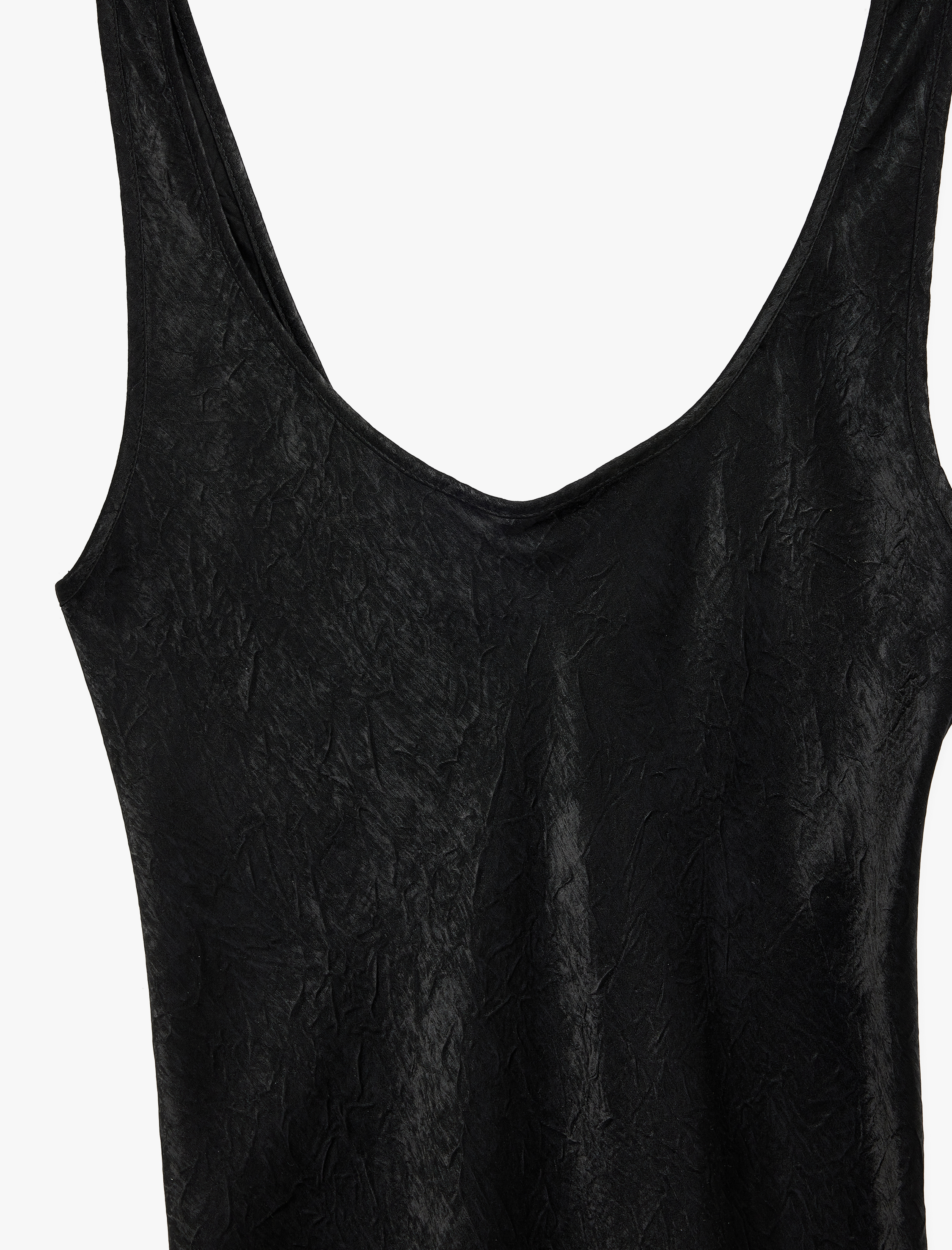   Slim Fit U Yaka Kalın Askılı Kloş Midi Boy Dokulu Saten Kloş Elbise