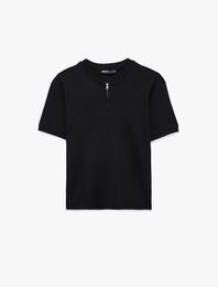 Pamuklu Yarım Fermuarlı Hakim Yaka Kısa Kollu Tişört