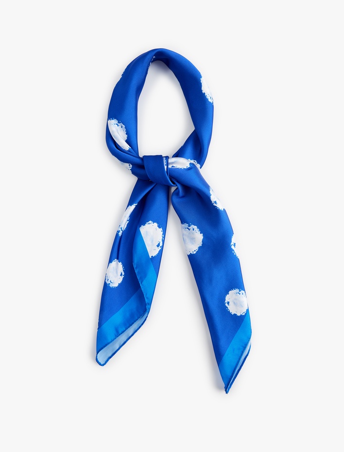 Kadın Puantiye Desenli Kare Fular Bandana