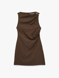 Keten Karışımlı Slim Fit Drapeli Yuvarlak Yaka Metal Aksesuarlı Kolsuz Mini Elbise