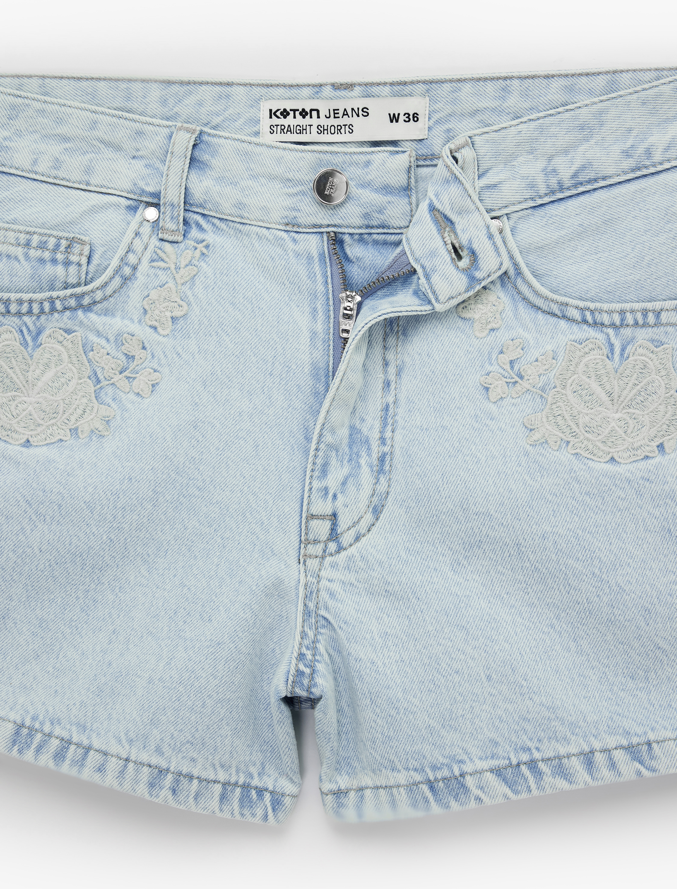   Pamuklu Nakış Detaylı Regular Fit Mini Denim Şort