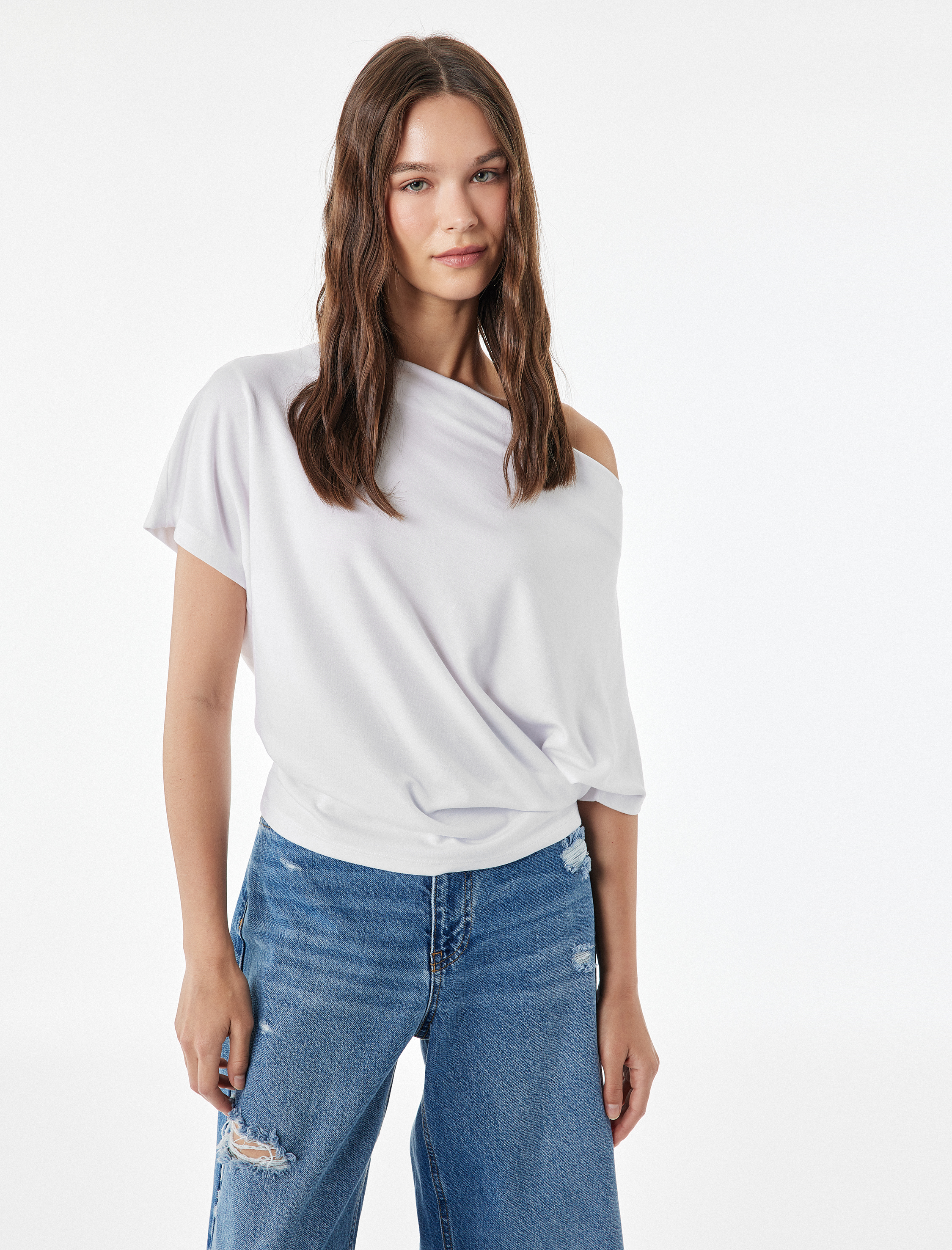   Modal Karışımlı Slim Fit Yarasa Kol Kayık Yaka Tişört
