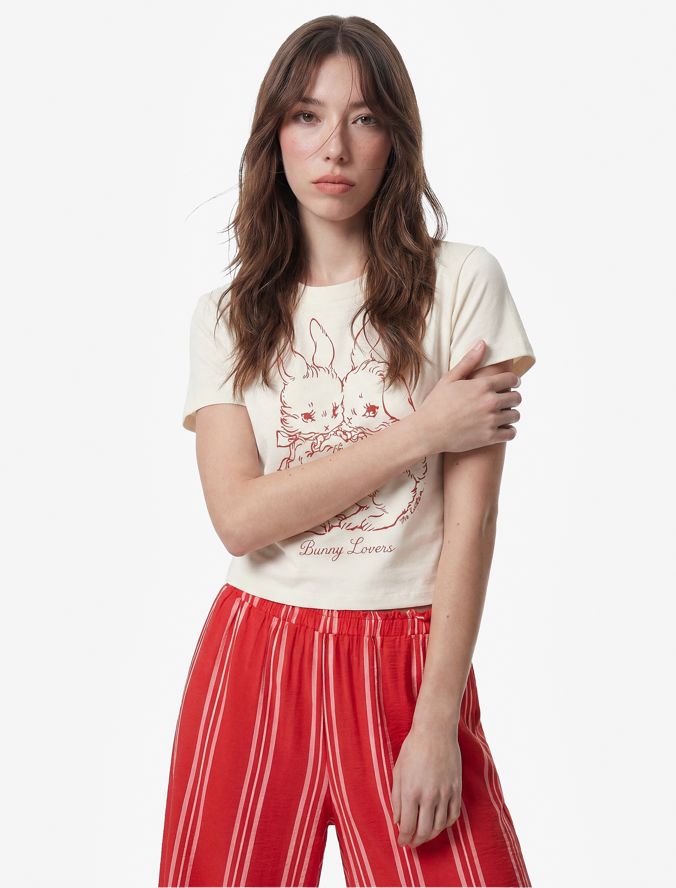   Koton X Sibil Çetinkaya - Slim Fit Kısa Kollu Bisiklet Yaka Tavşan Baskılı Crop Tişört