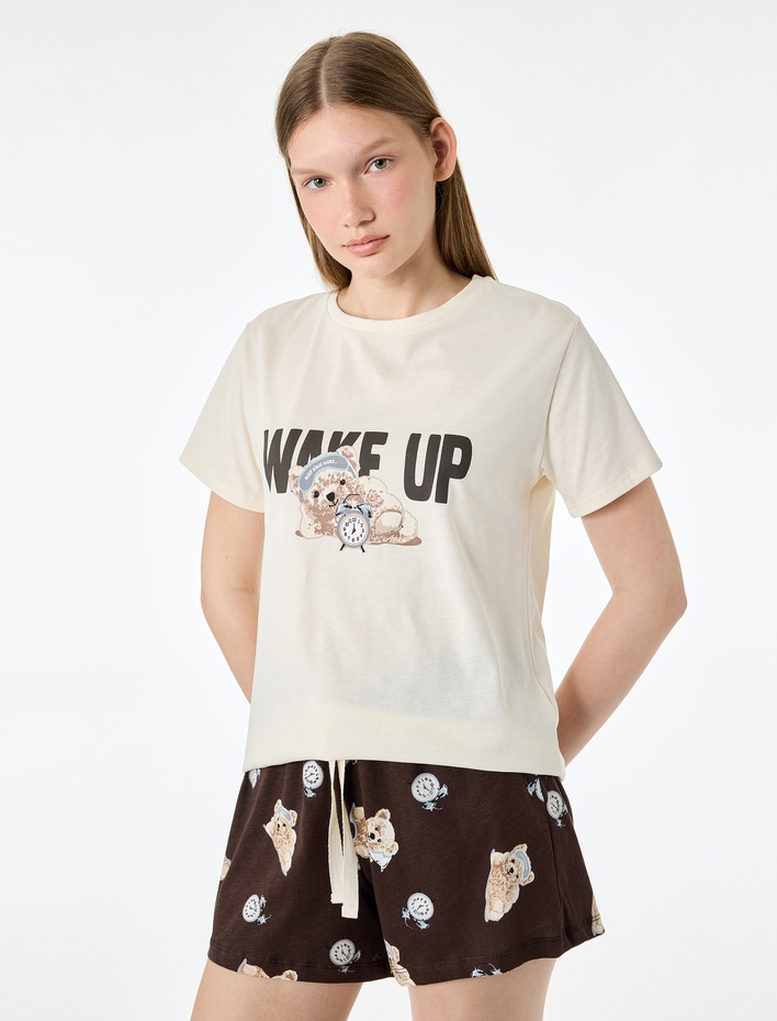  Pamuklu Kısa Kollu Rahat Kesim Şortlu Pijama Seti