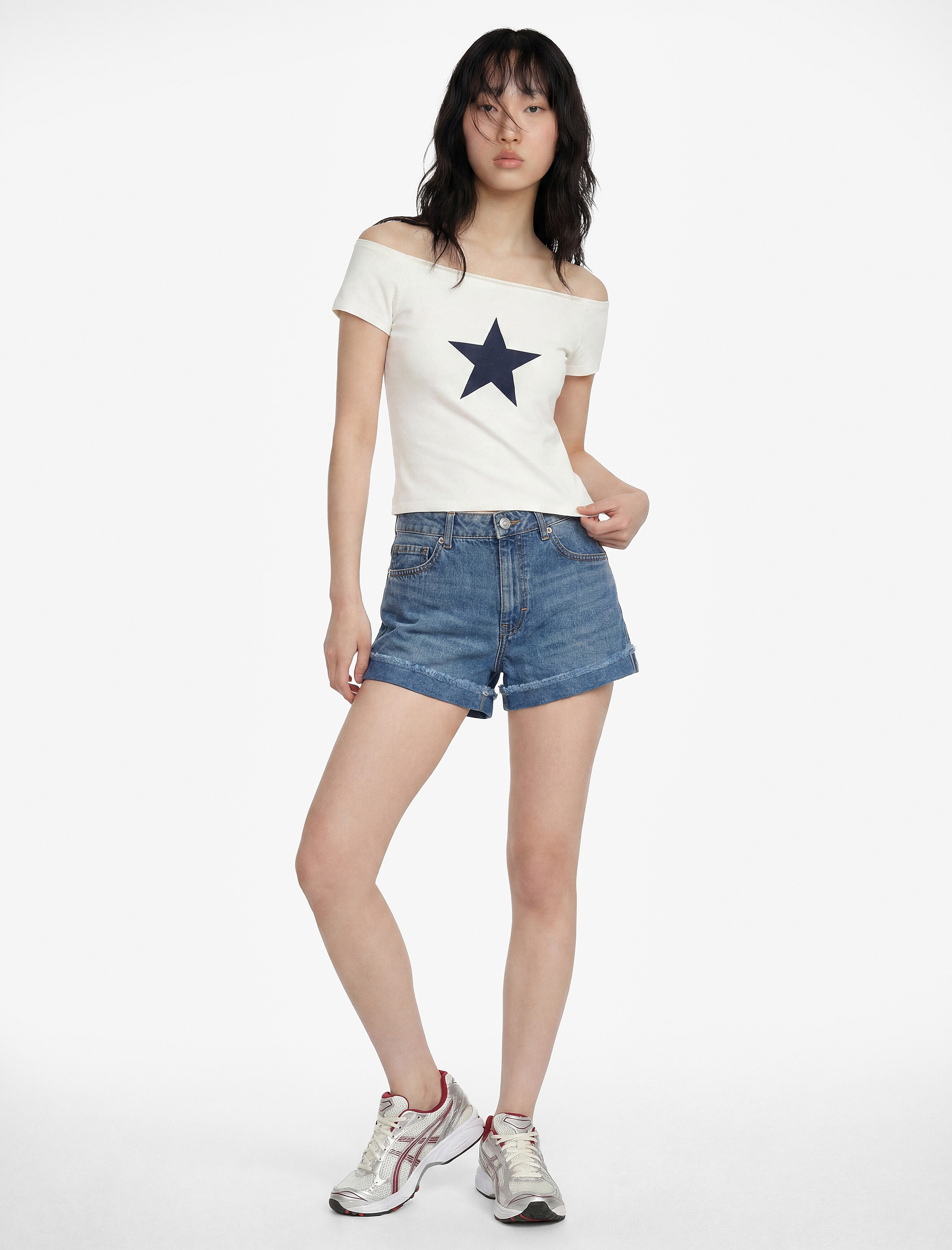   Pamuklu Düğmeli Normal Bel Katlı Paça Mini Denim Şort