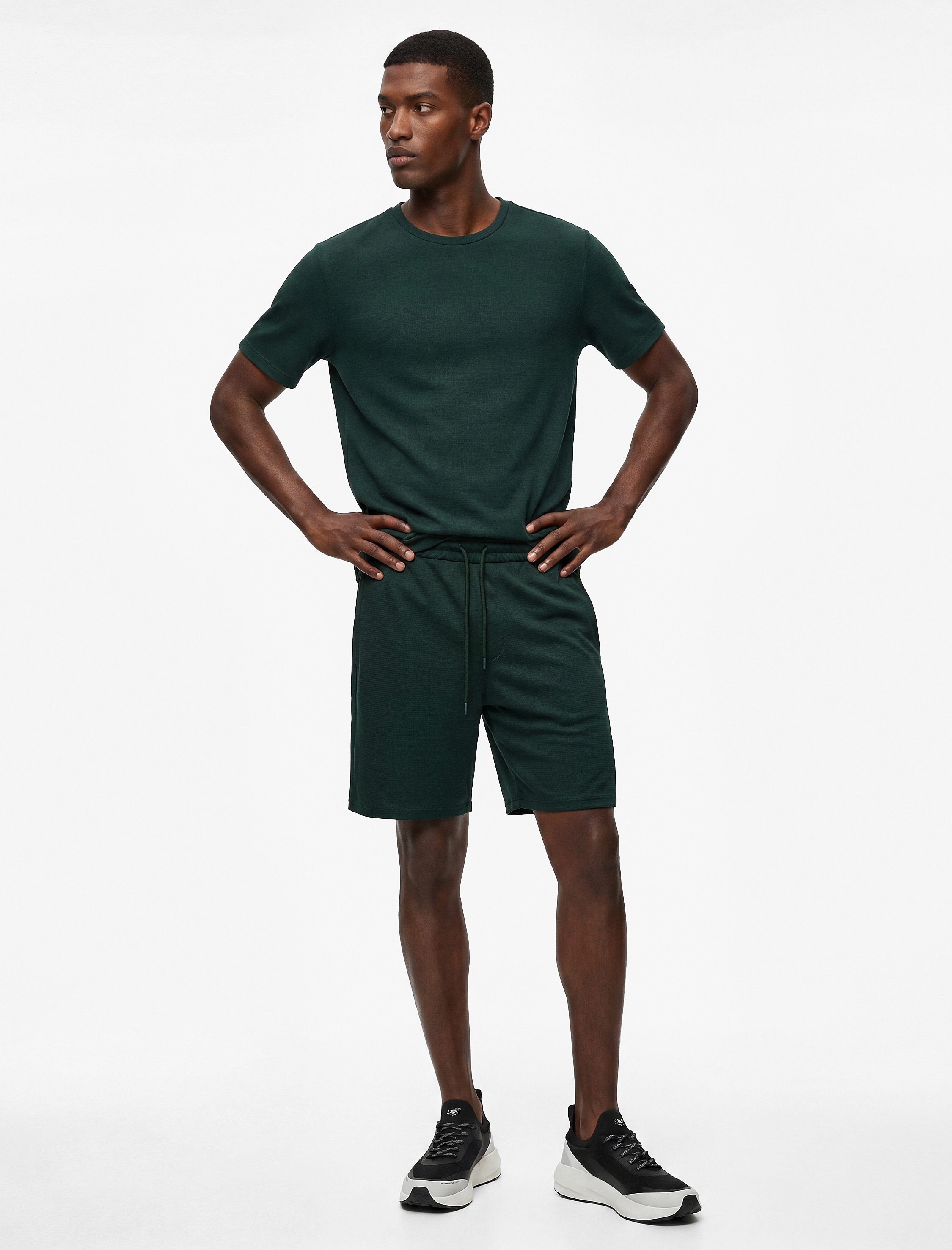   Beli Bağcıklı Cepli Bermuda Spor Şort