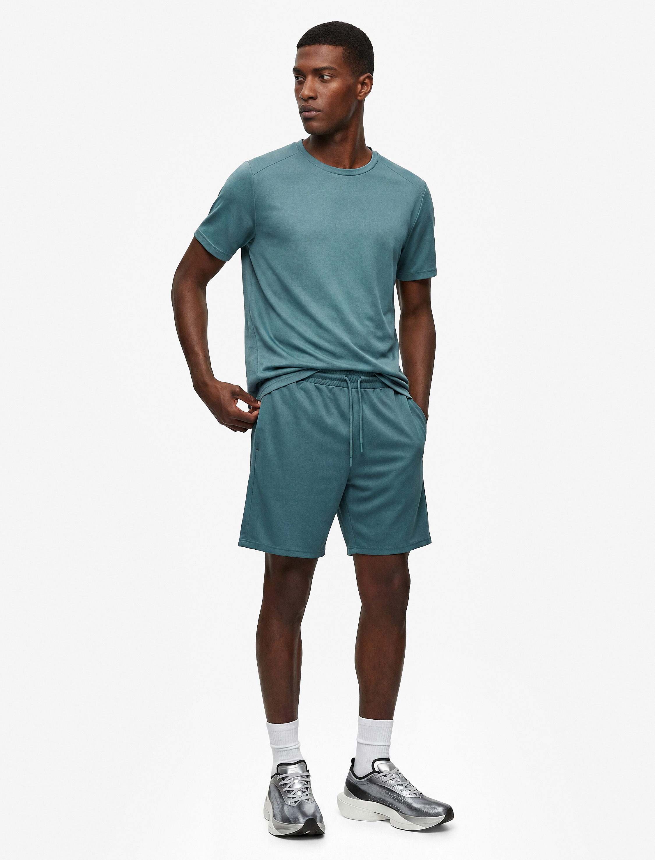   Beli Bağcıklı Cepli Bermuda Spor Şort