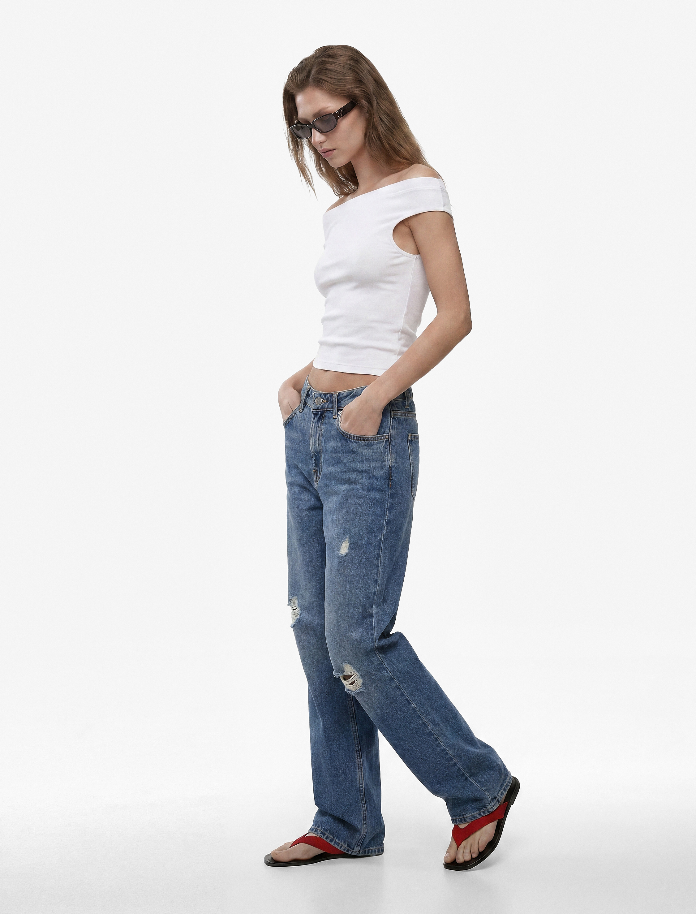   Pamuklu Ribanalı Slim Fit Omzu Açık Madonna Yaka Tişört