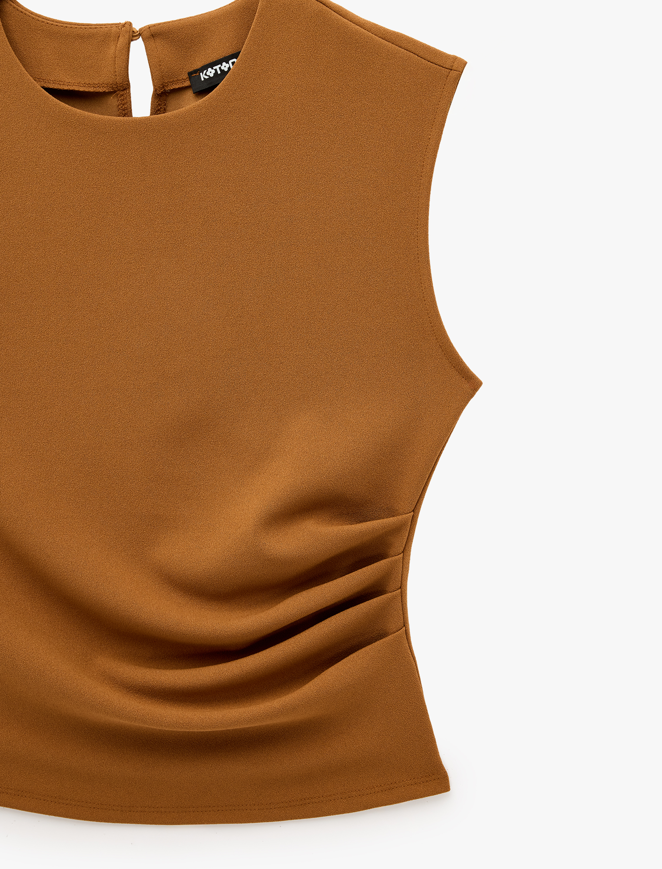   Krep Scuba Slim Fit Drape Detaylı Kolsuz Bisiklet Yaka Bluz