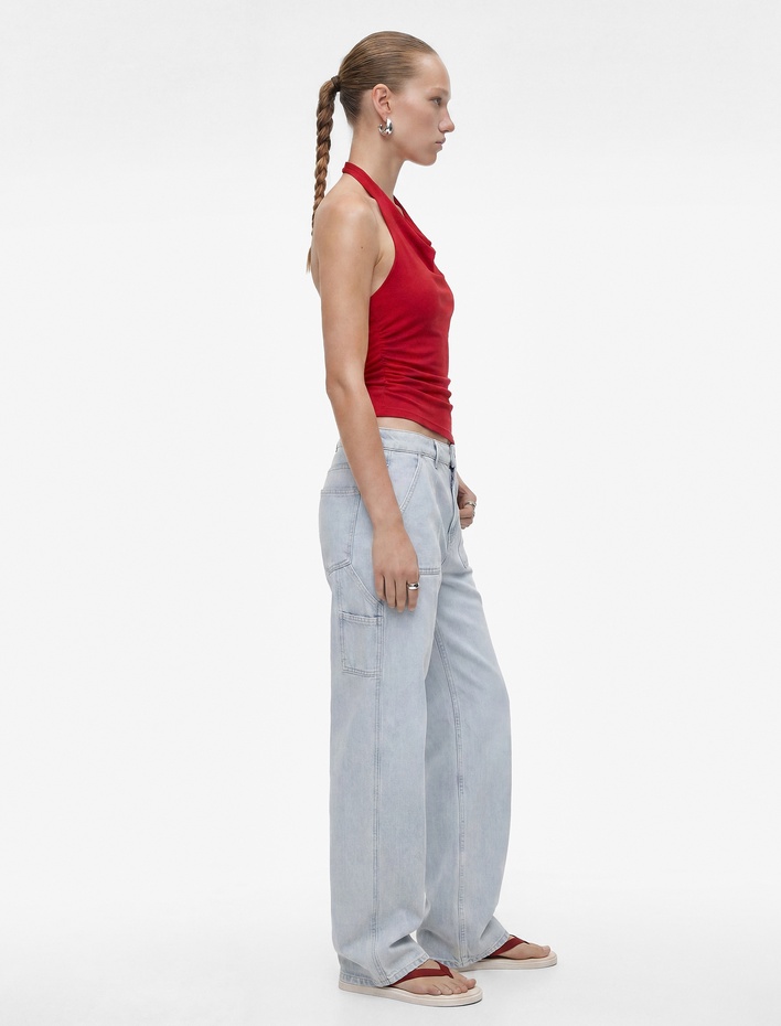  Asimetrik Kesim Slim Fit Drapeli Kolsuz Degaje Yaka Bluz