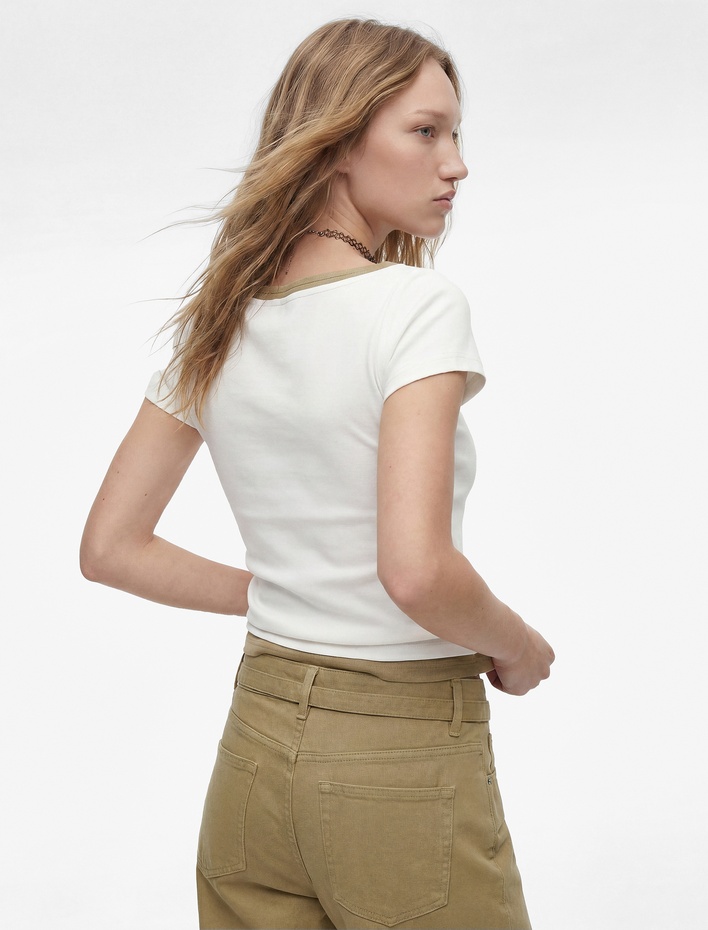  Viskon Kayık İkili Yaka Kısa Kollu Slim Fit Tişört
