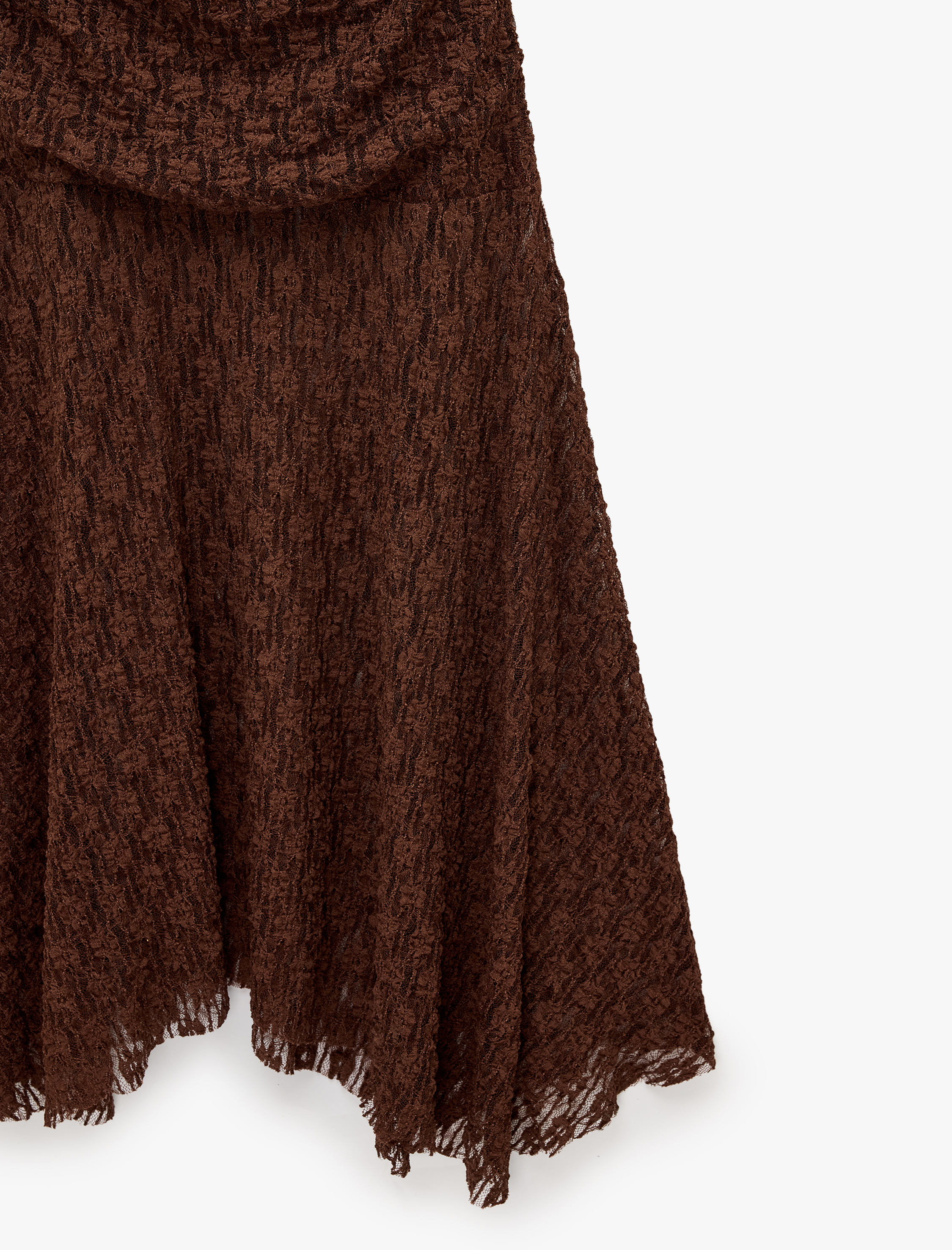   Drape Detaylı Asimetrik Kesim Dantel Puantiyeli Dokulu Straplez Midi Elbise