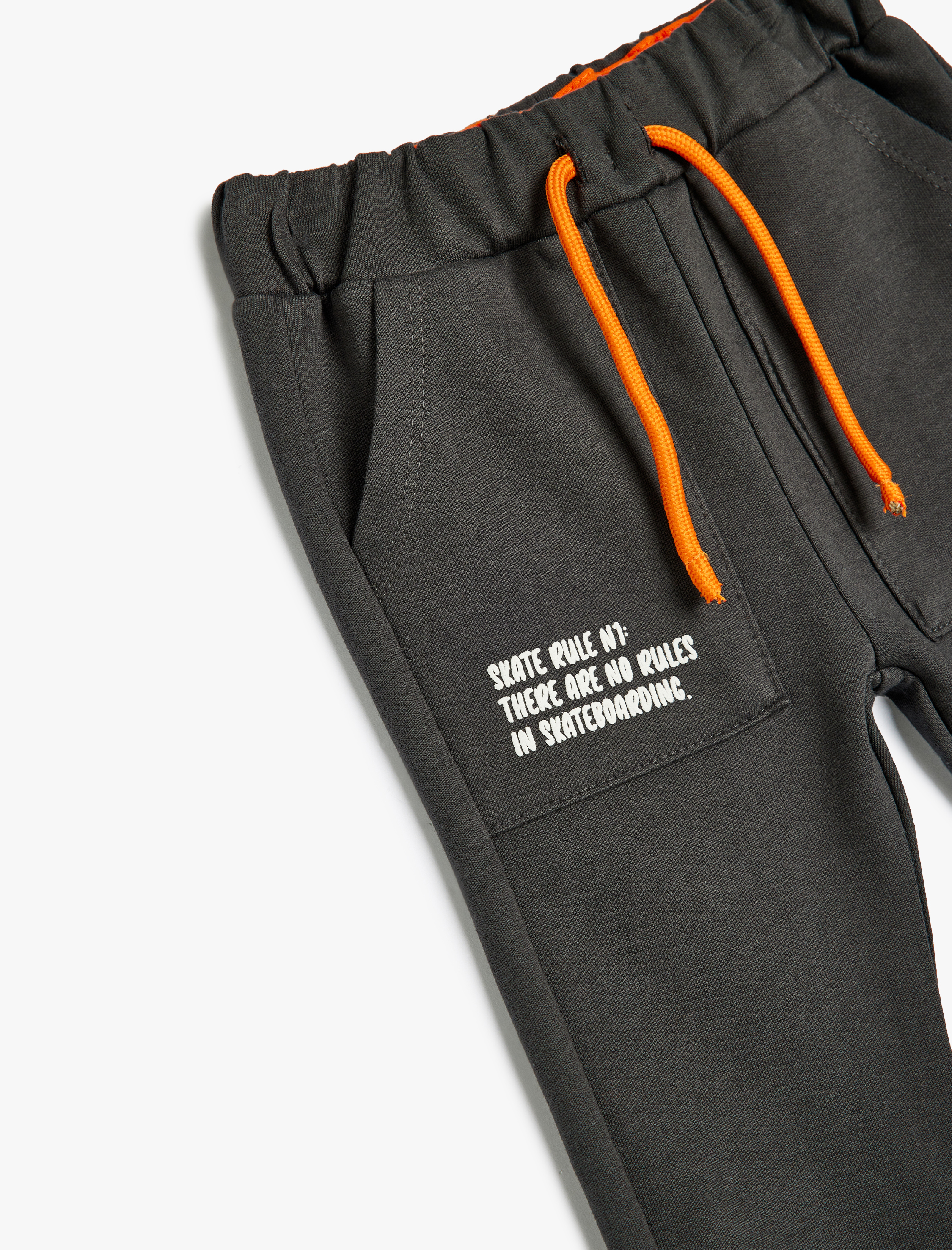  Erkek Bebek Jogger Eşofman Altı Beli Bağlamalı Slogan Baskılı Pamuklu Şardonlu