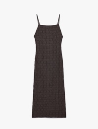 Bürümcük Kumaş Dokulu Yırtmaç Detaylı Kare Yaka Slim Fit Askılı Midi Elbise