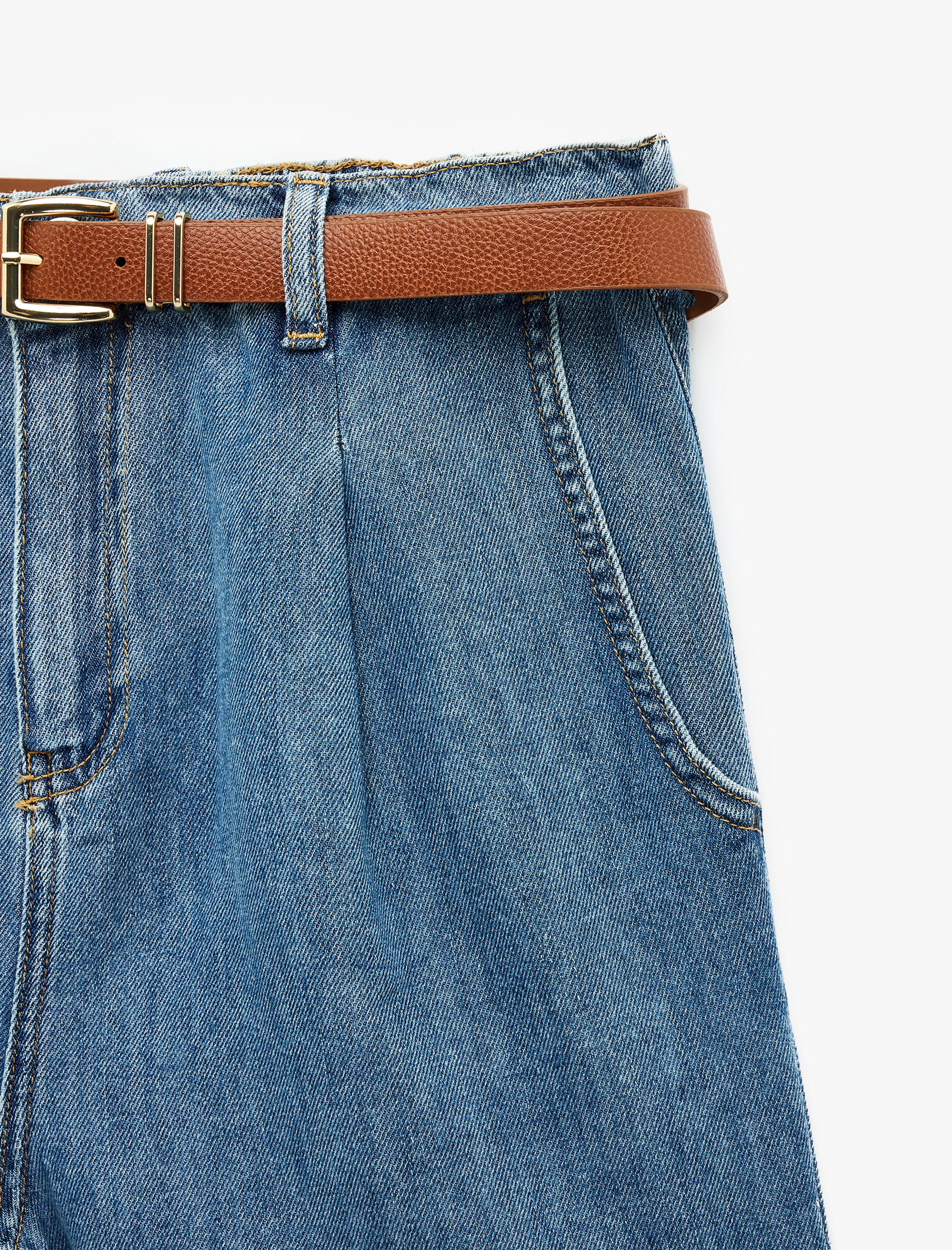   Rahat Kalıp Duble Paça Cepli Kemerli Mini Jean Şort