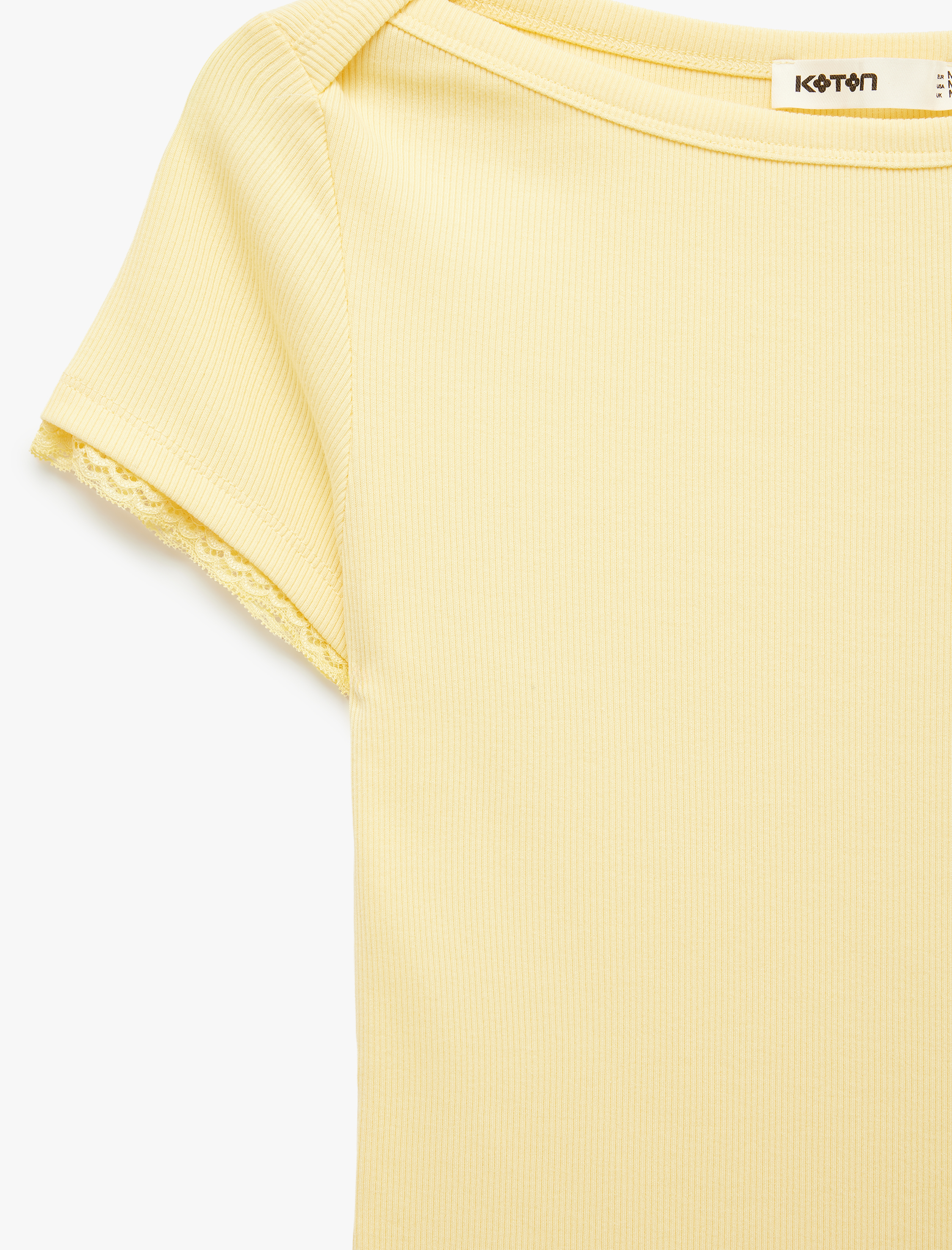   Pamuklu Slim Fit Dantel Detaylı Kısa Kollu Kayık Yaka Tişört