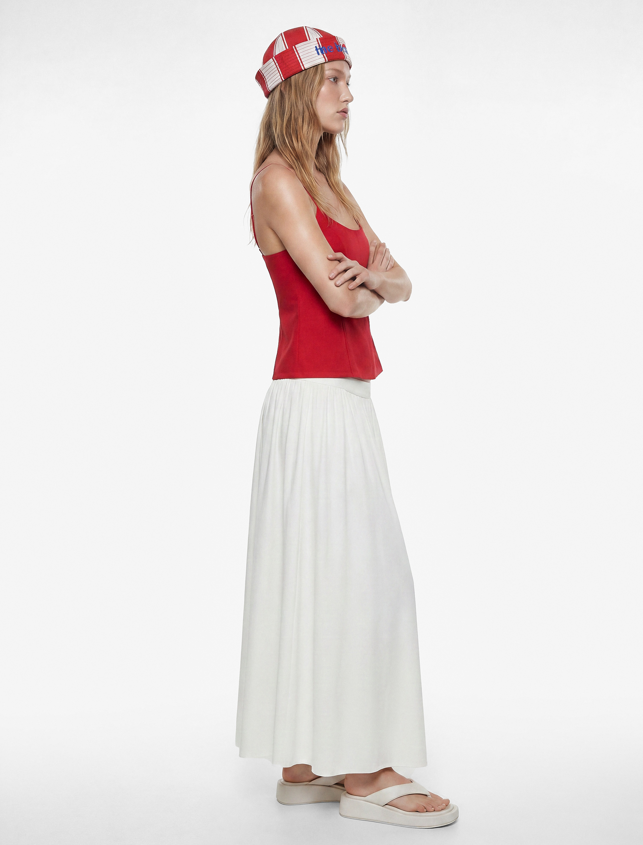   Dikiş Detaylı Bel Vurgulu Viskon Kolsuz Slim Fit Peplum Askılı Bluz
