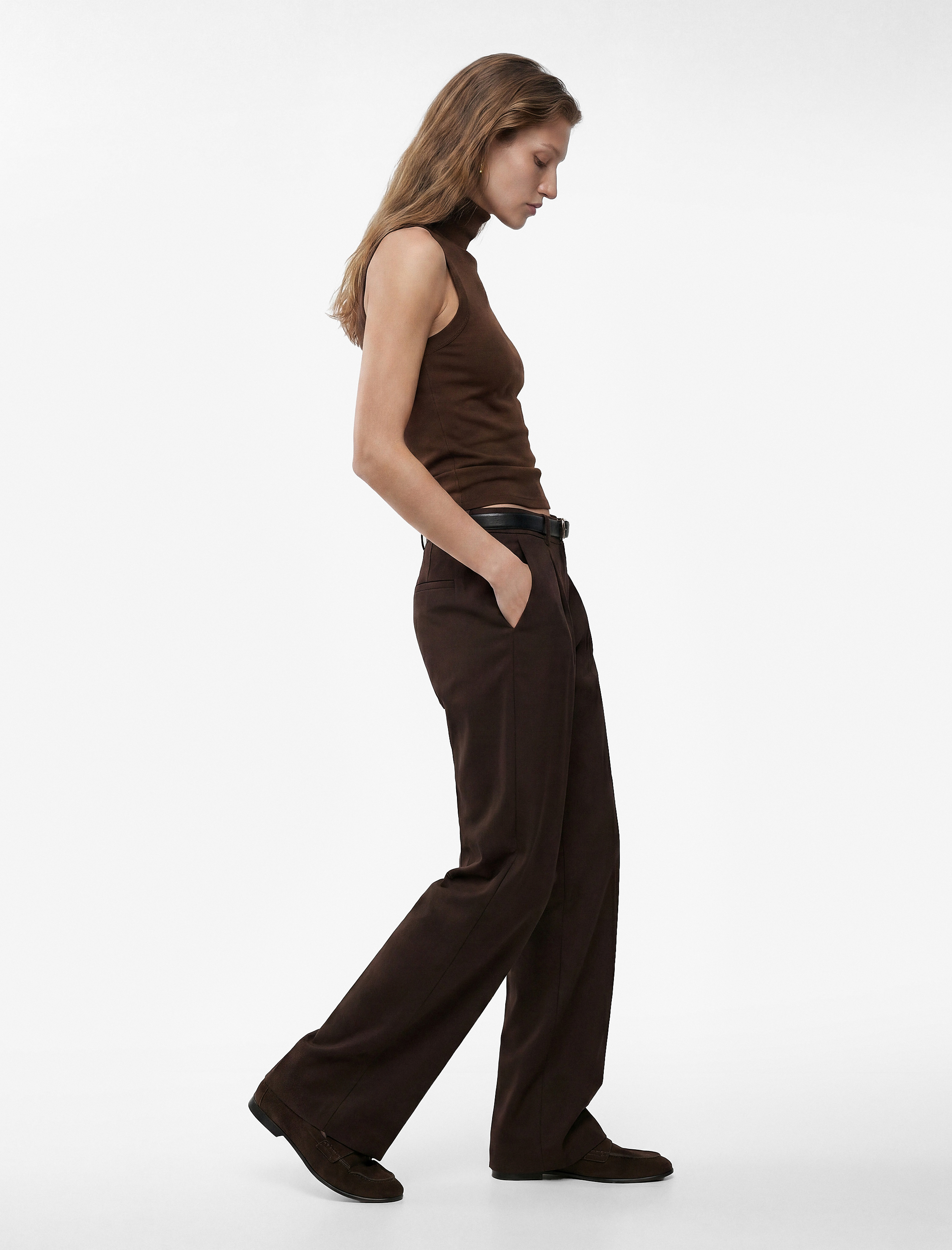   Koyun Yünü Karışımlı Yumuşak Dokulu Slim Fit Dik Yaka Kolsuz Bluz