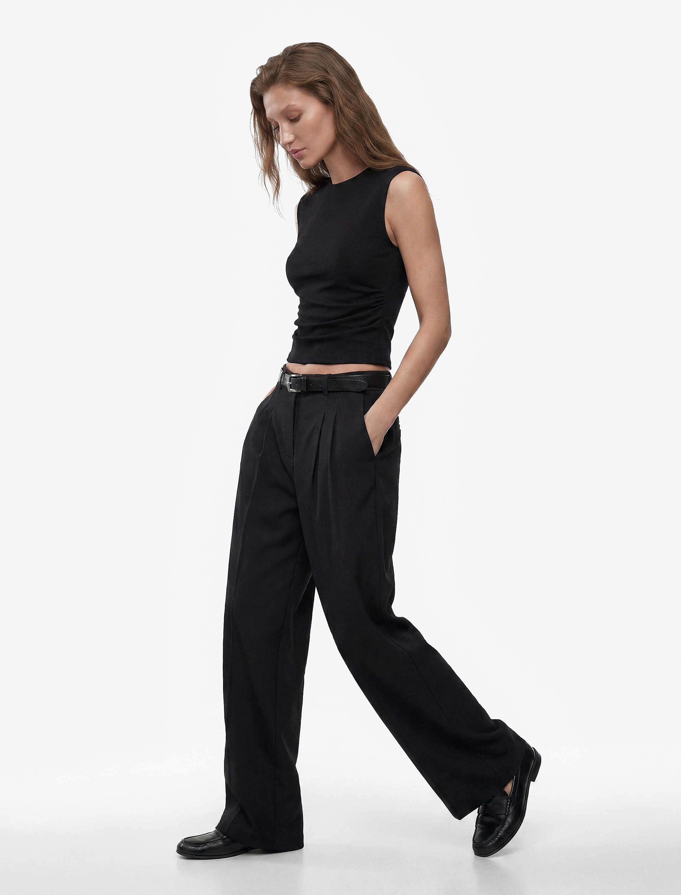   Krep Scuba Slim Fit Drape Detaylı Kolsuz Bisiklet Yaka Bluz