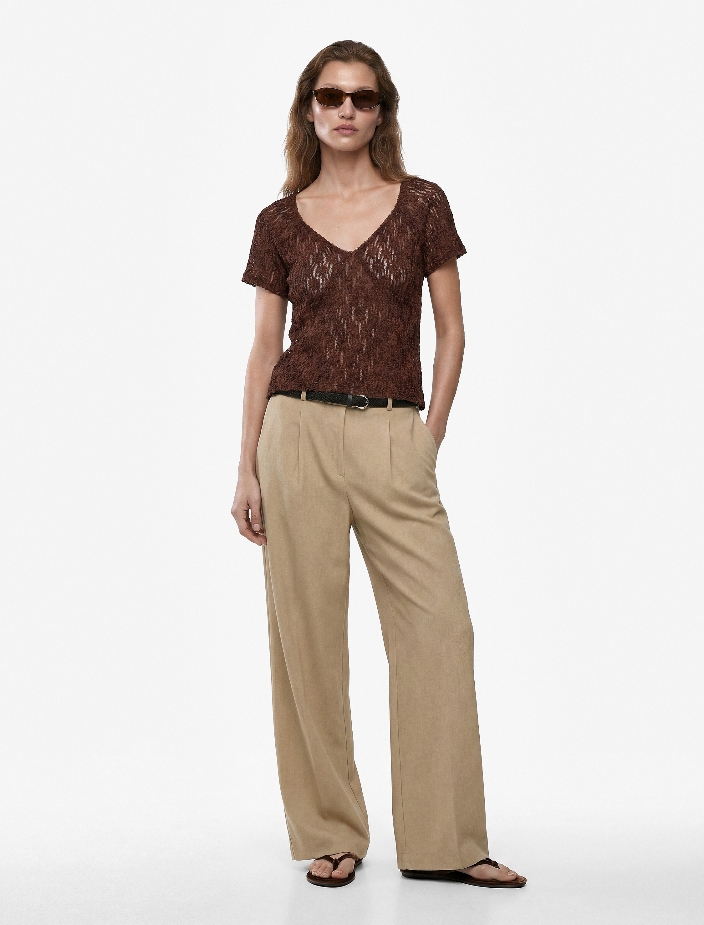   Slim Fit Yarı Transparan Kısa Kollu V Yaka Dantel Tişört