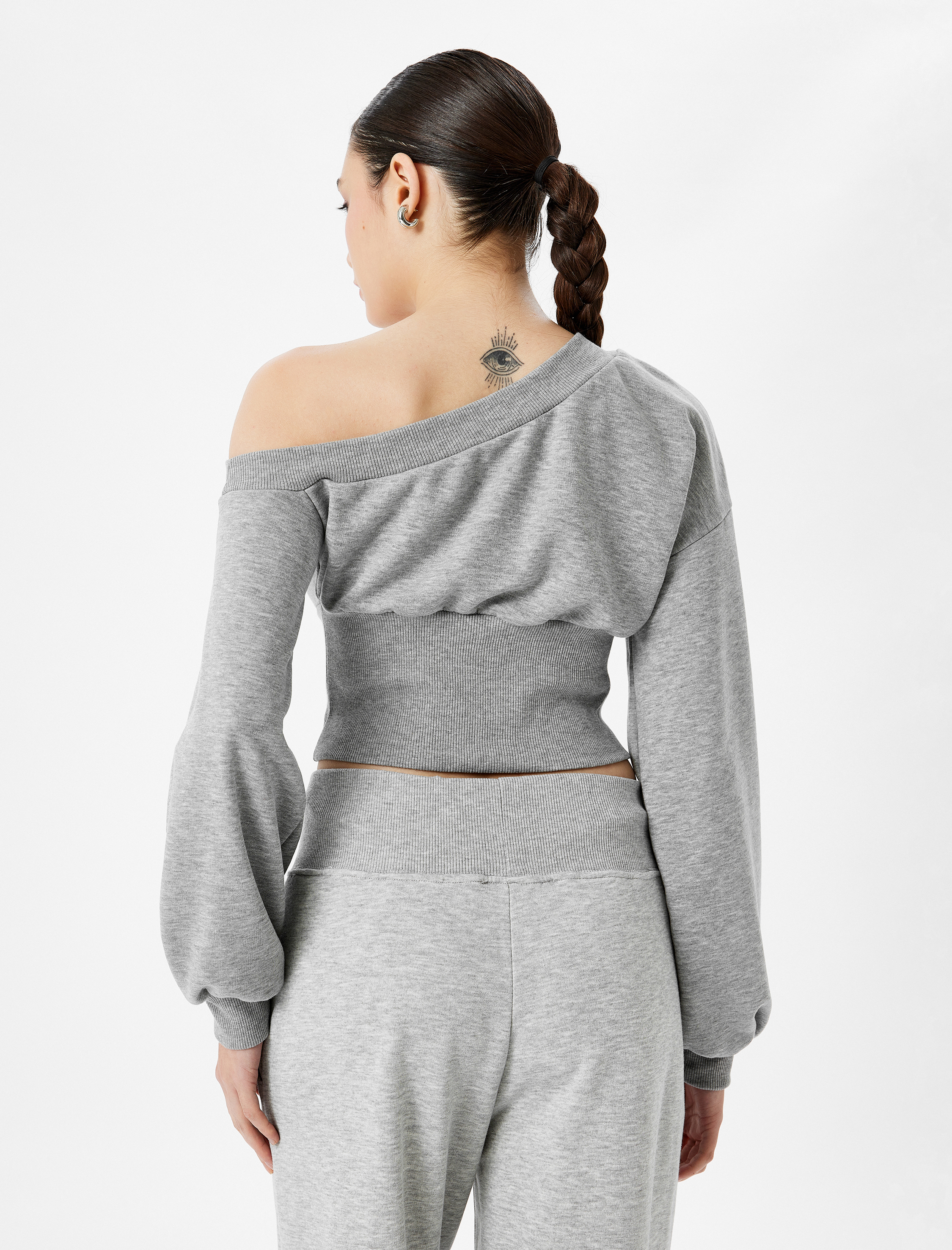   Slim Fit Asimetrik Yaka Korse Detaylı Uzun Kollu Crop Sweatshirt