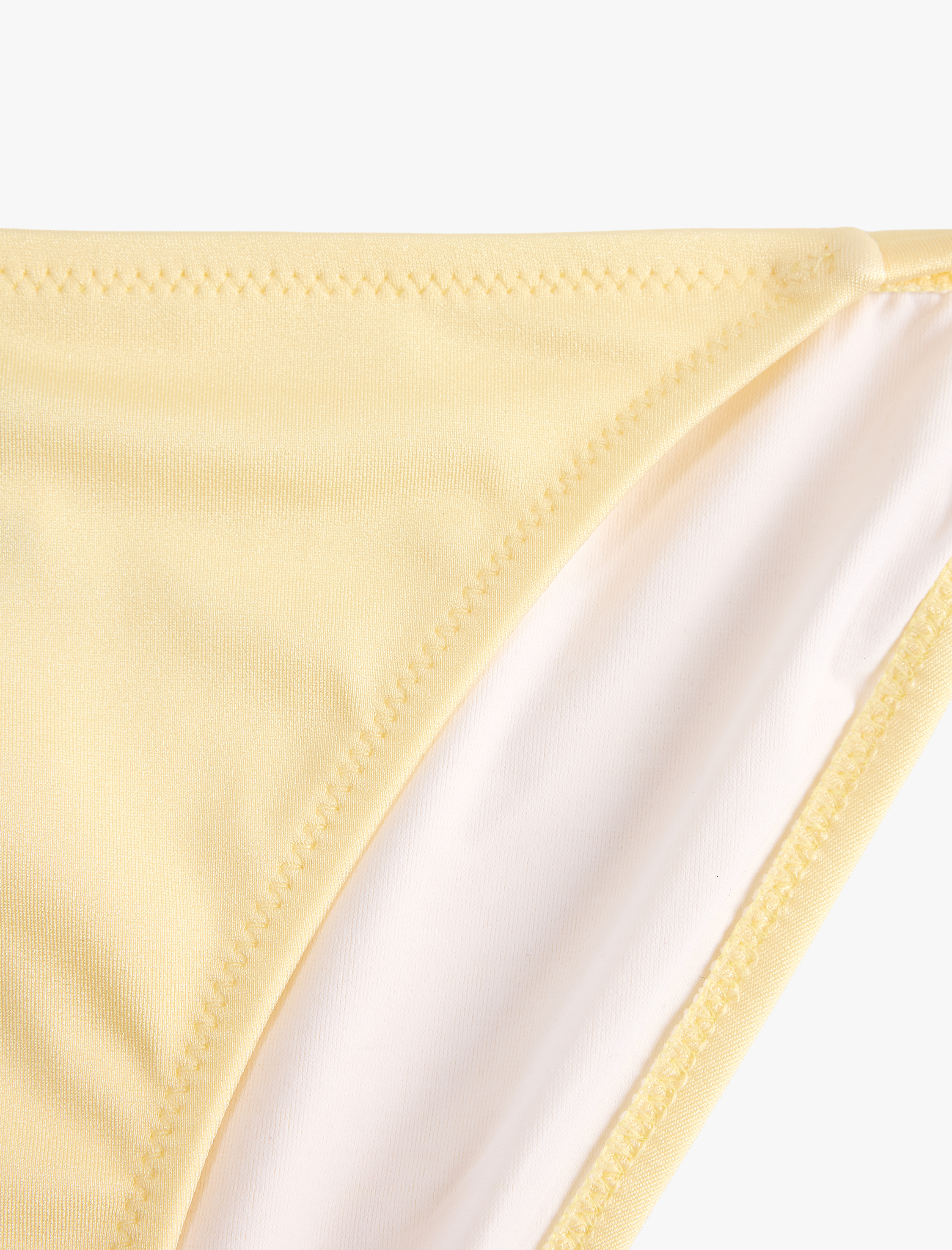   Yanları İpli Üçgen Bikini Altı