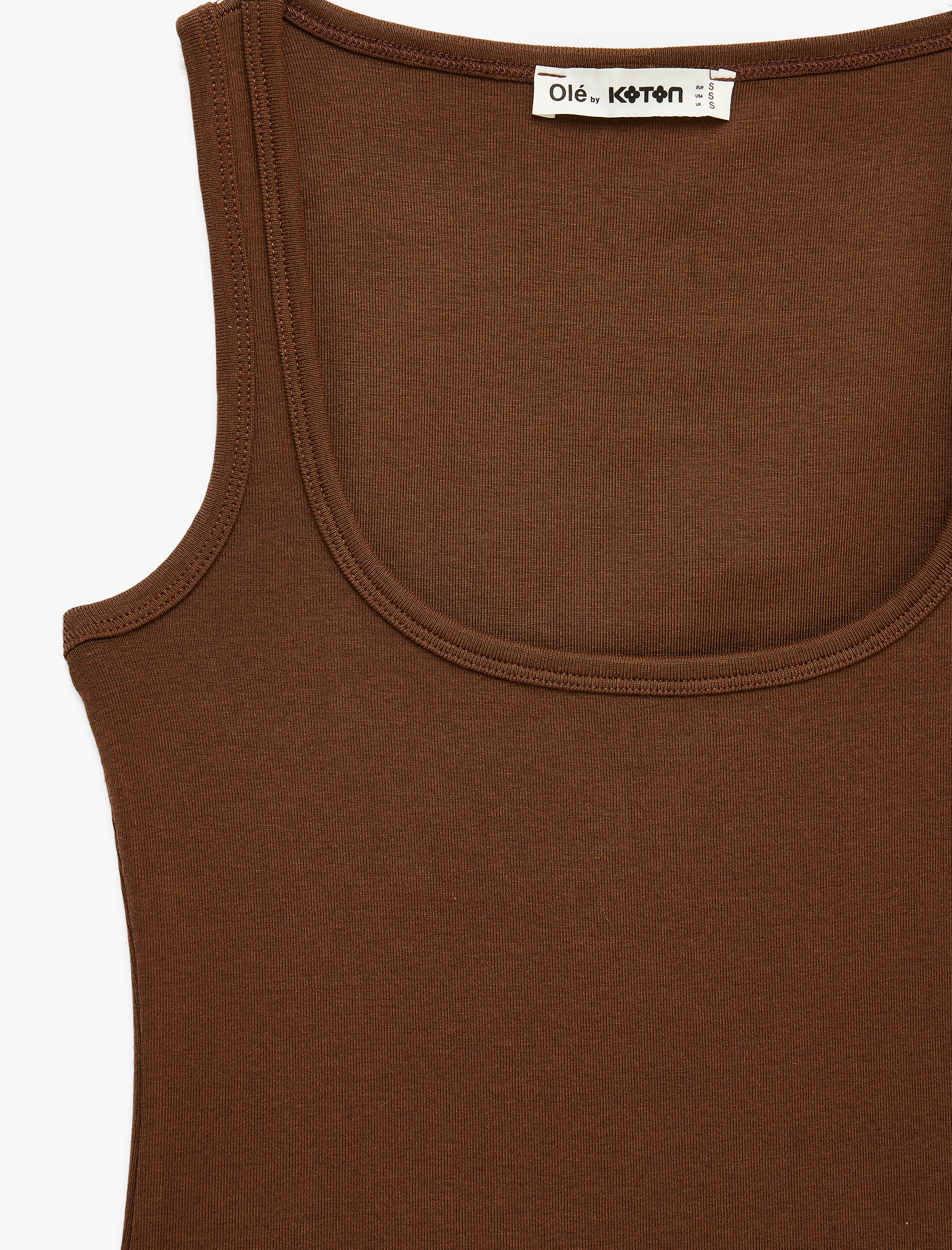   Modal Karışımlı Slim Fit Kare Yaka Kolsuz Bluz