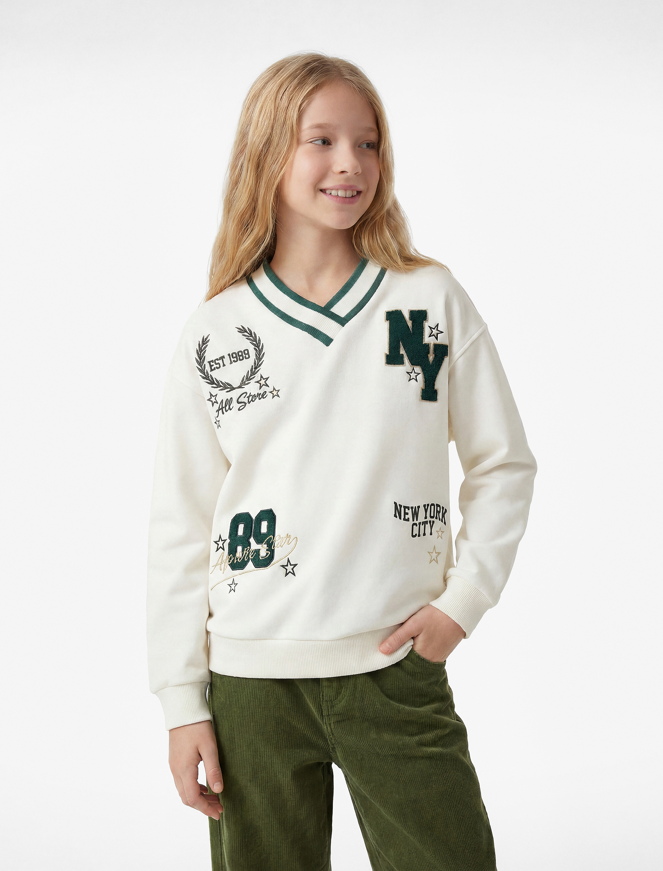  Kız Çocuk Nakış Detaylı Uzun Kollu V Yaka Sweatshirt