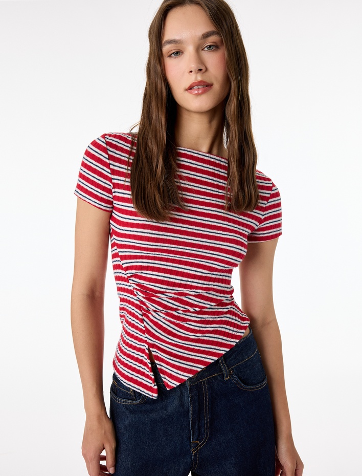  Slim Fit Kısa Kollu Bisiklet Yaka Asimetrik Çizgili Drapeli Bluz