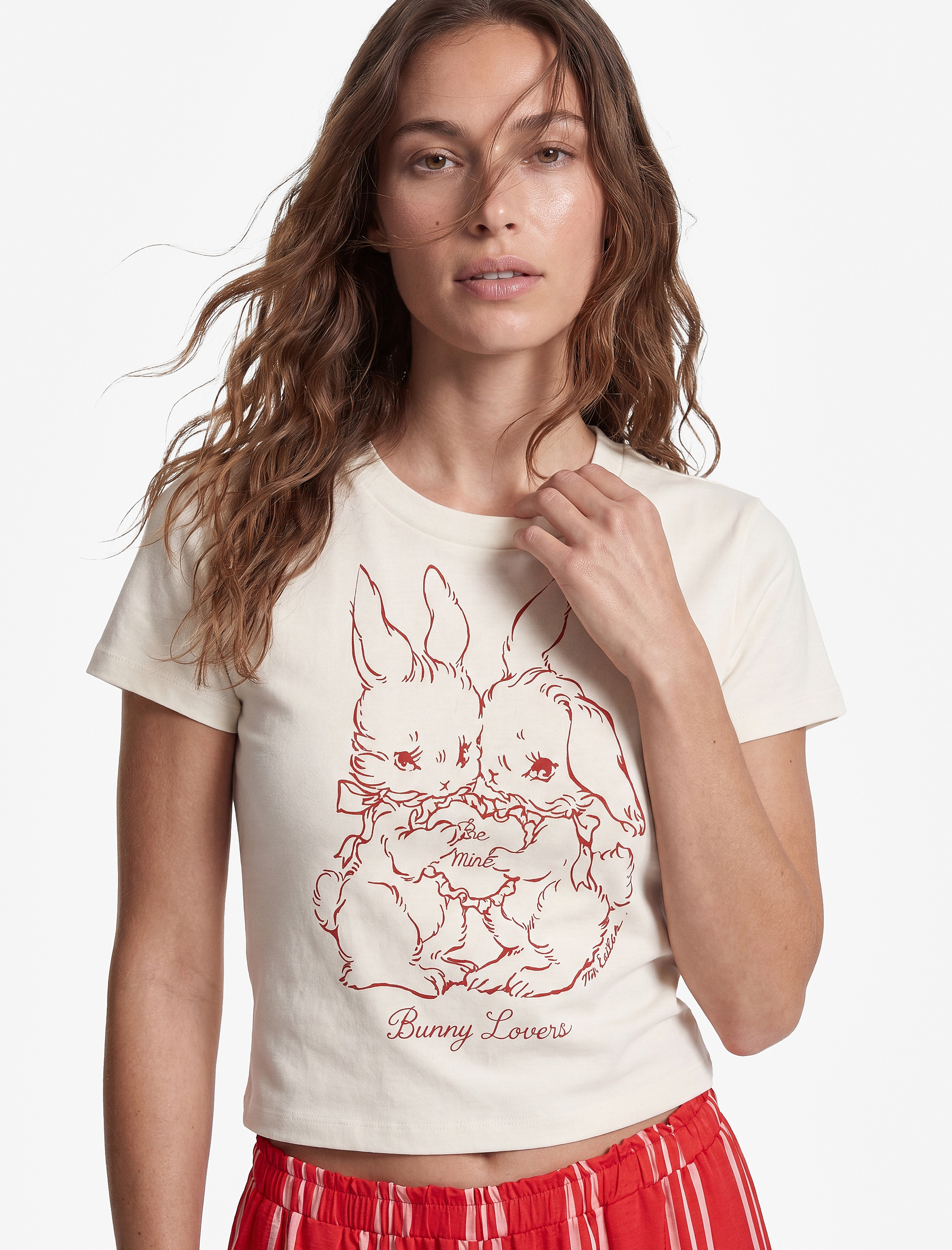   Koton X Sibil Çetinkaya - Slim Fit Kısa Kollu Bisiklet Yaka Tavşan Baskılı Crop Tişört