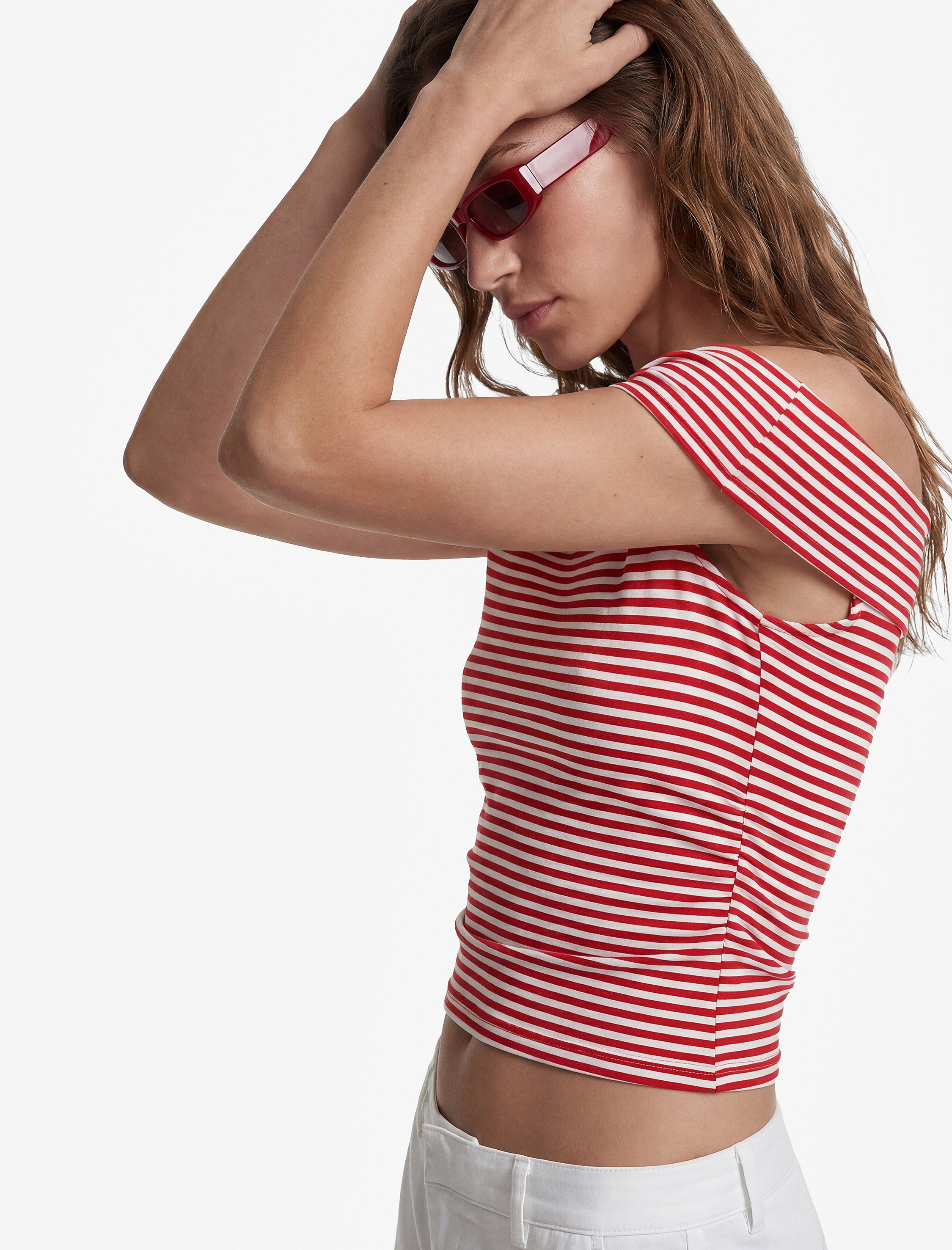   Koton X Sibil Çetinkaya - Slim Fit Drape Detaylı Çizgili Omzu Açık Bluz